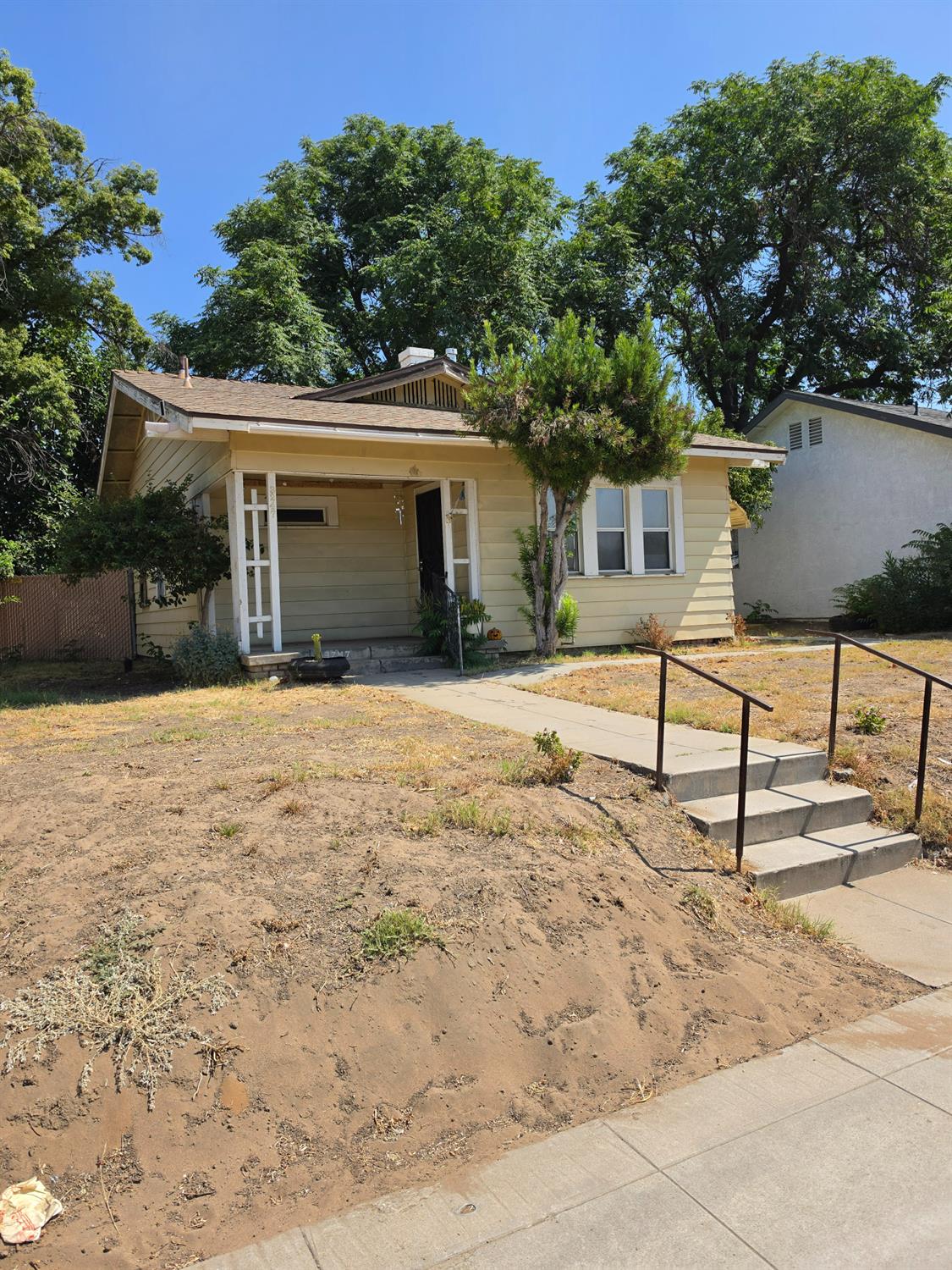 3247 E Butler Ave, Fresno, CA 93702