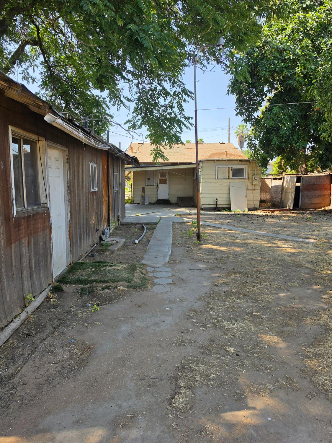 3247 E Butler Ave, Fresno, CA 93702