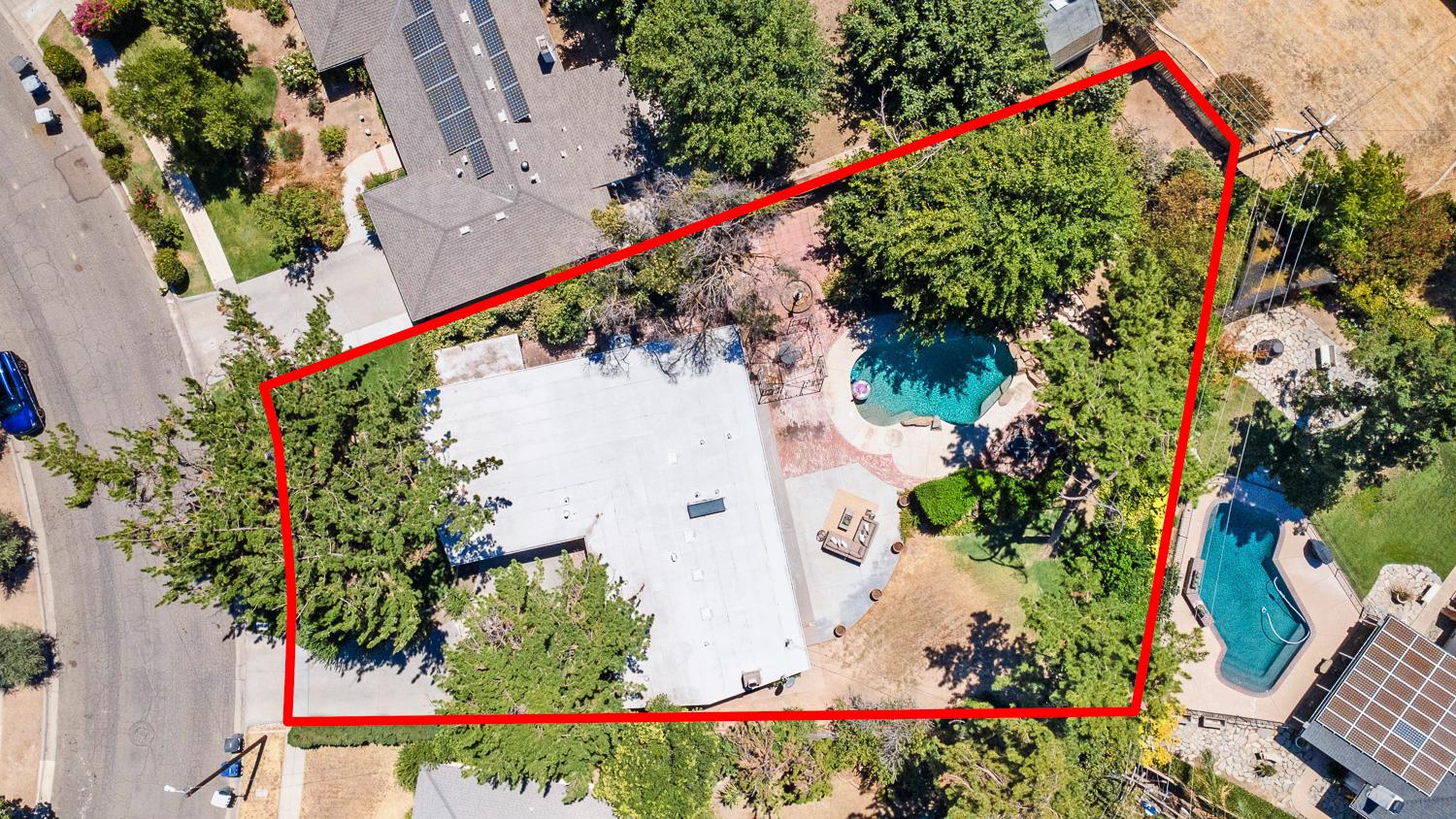 746 W Acacia Ave W, Fresno, CA 93705