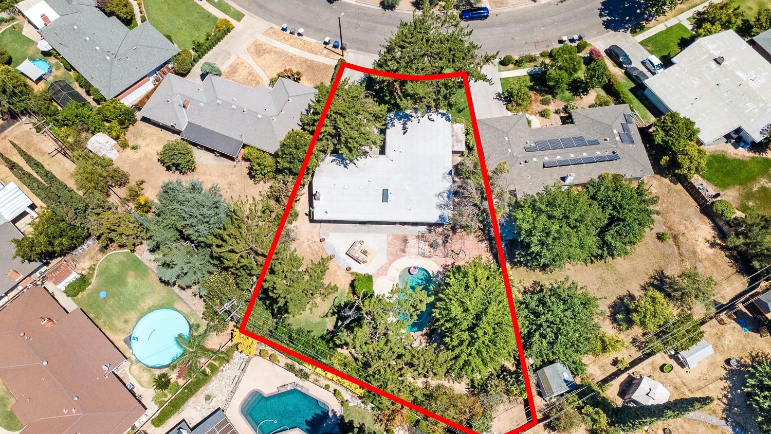 746 W Acacia Ave W, Fresno, CA 93705