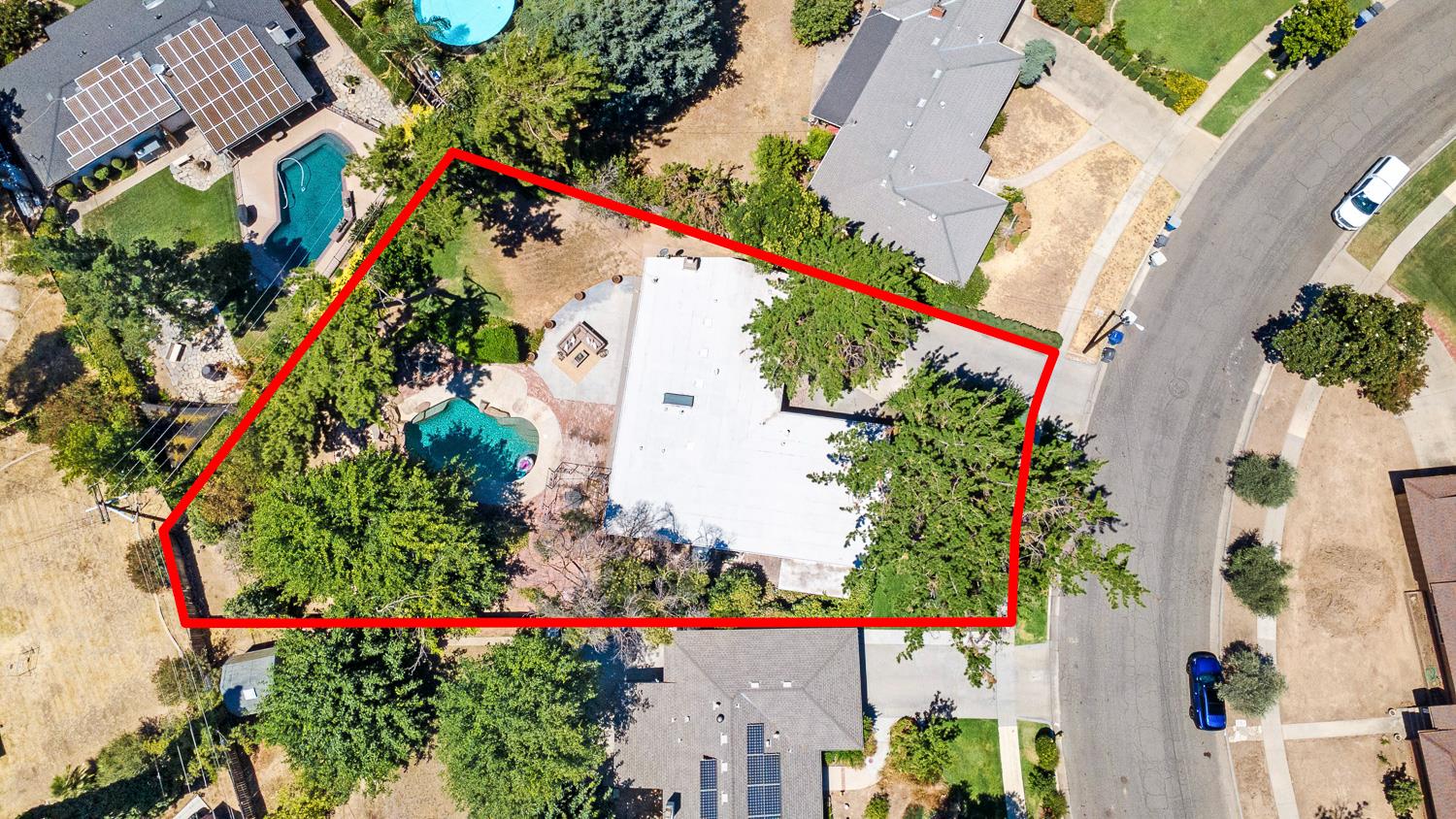 746 W Acacia Ave W, Fresno, CA 93705