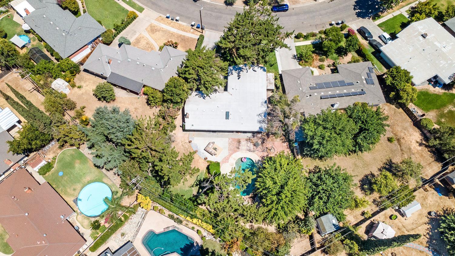746 W Acacia Ave W, Fresno, CA 93705