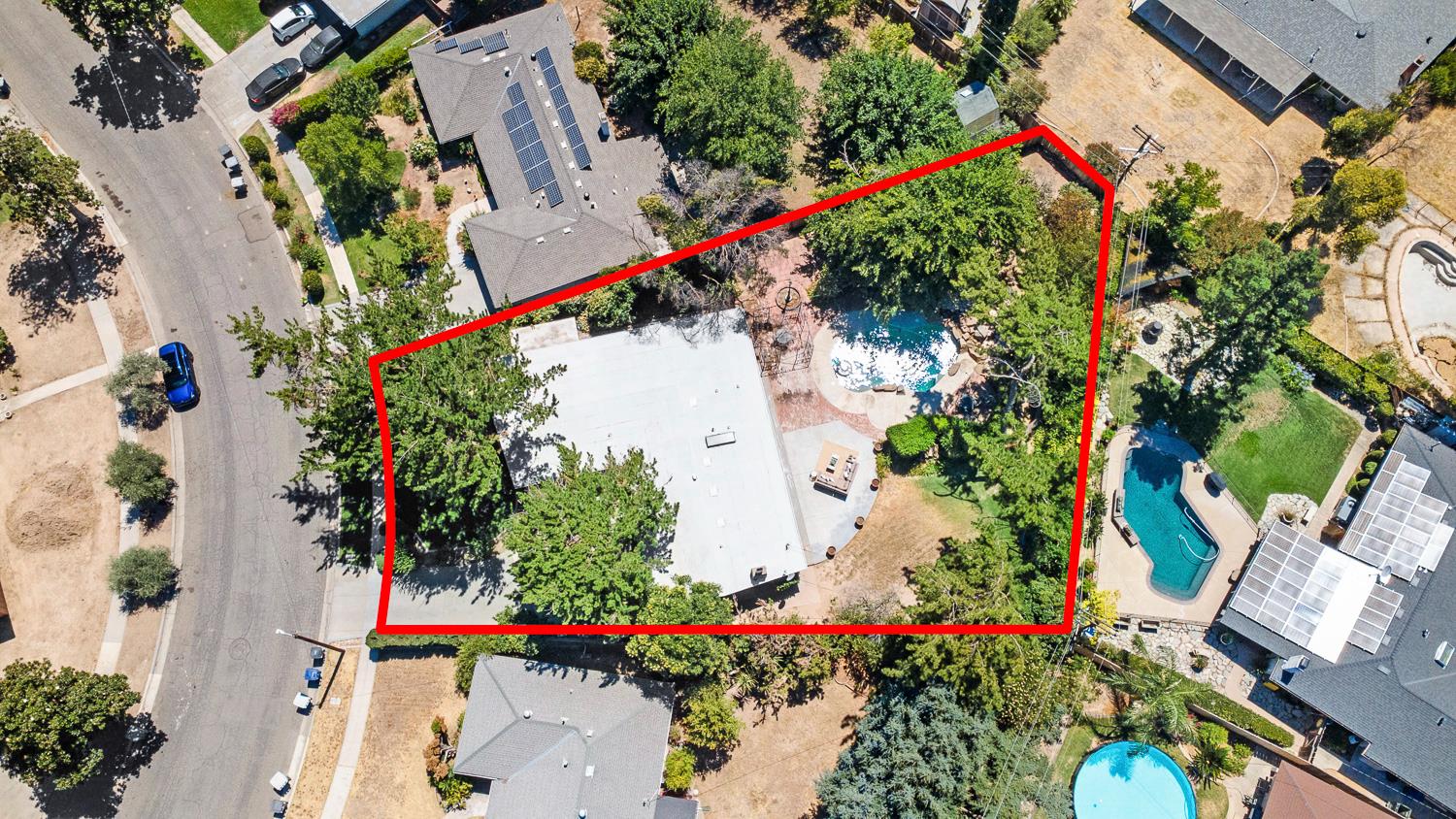 746 W Acacia Ave W, Fresno, CA 93705