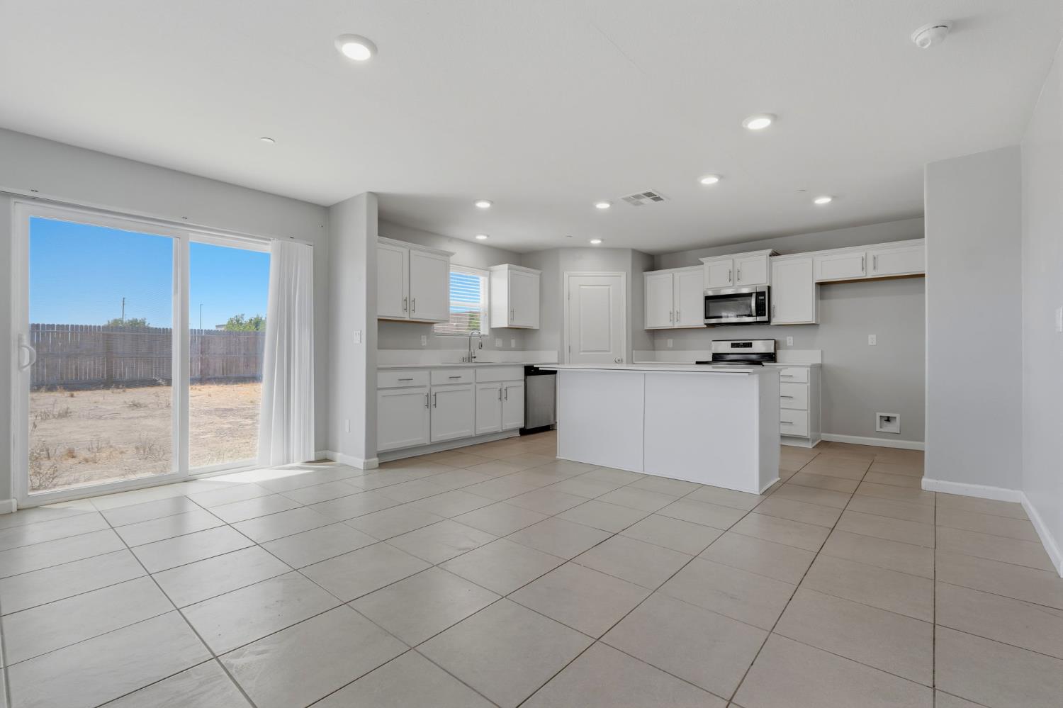 101 E Sedona Ave, Visalia, CA 93291
