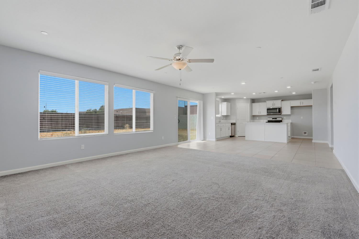 101 E Sedona Ave, Visalia, CA 93291