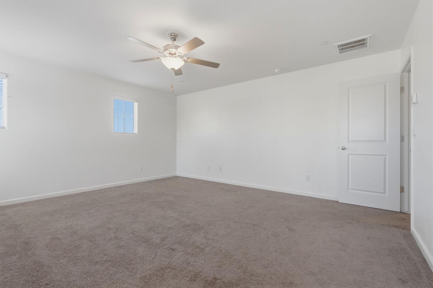 101 E Sedona Ave, Visalia, CA 93291