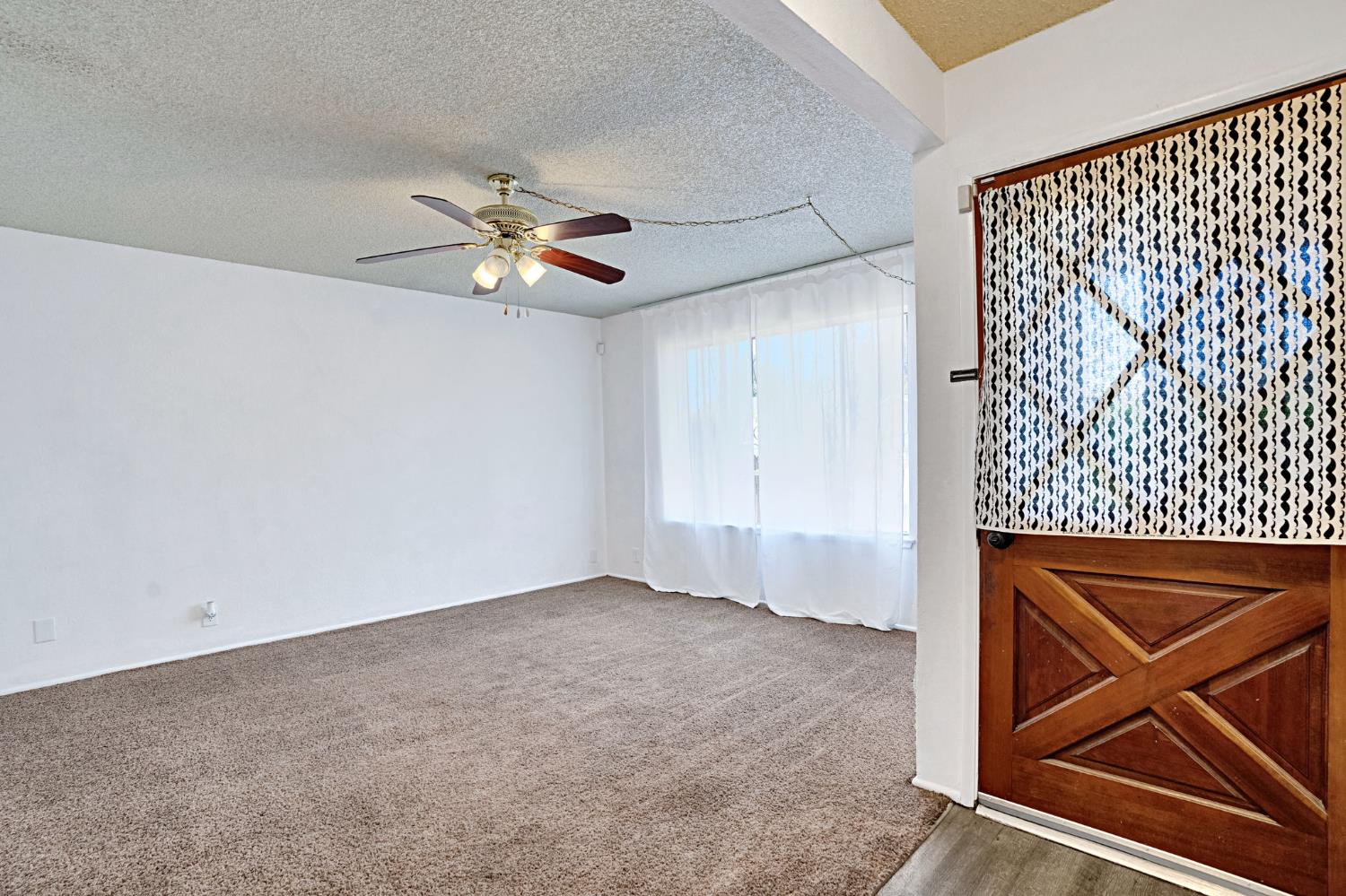 3842 E White Ave, Fresno, CA 93702