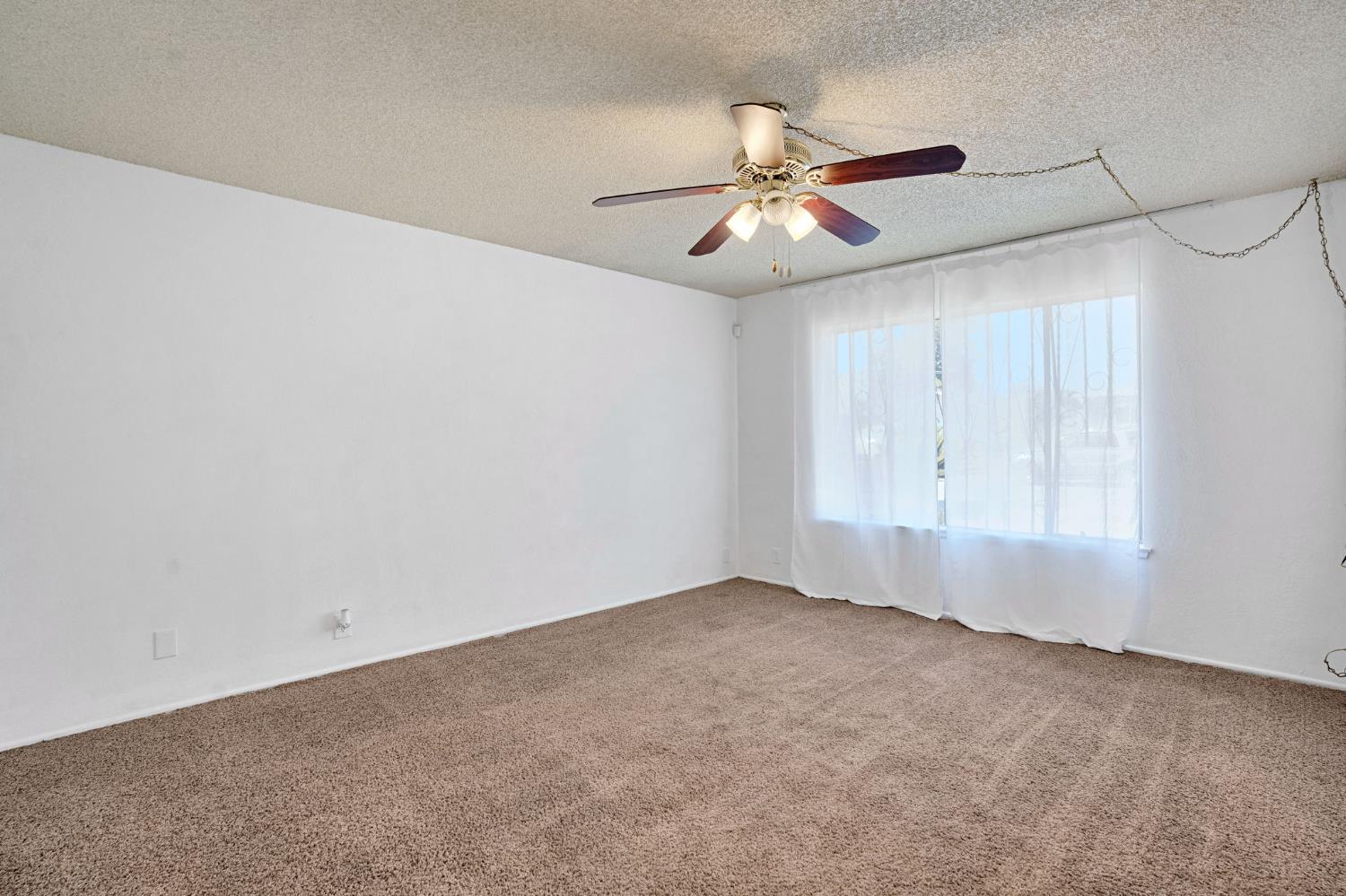 3842 E White Ave, Fresno, CA 93702