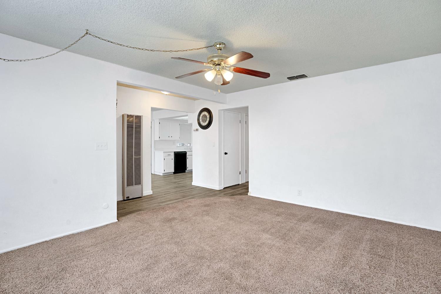 3842 E White Ave, Fresno, CA 93702