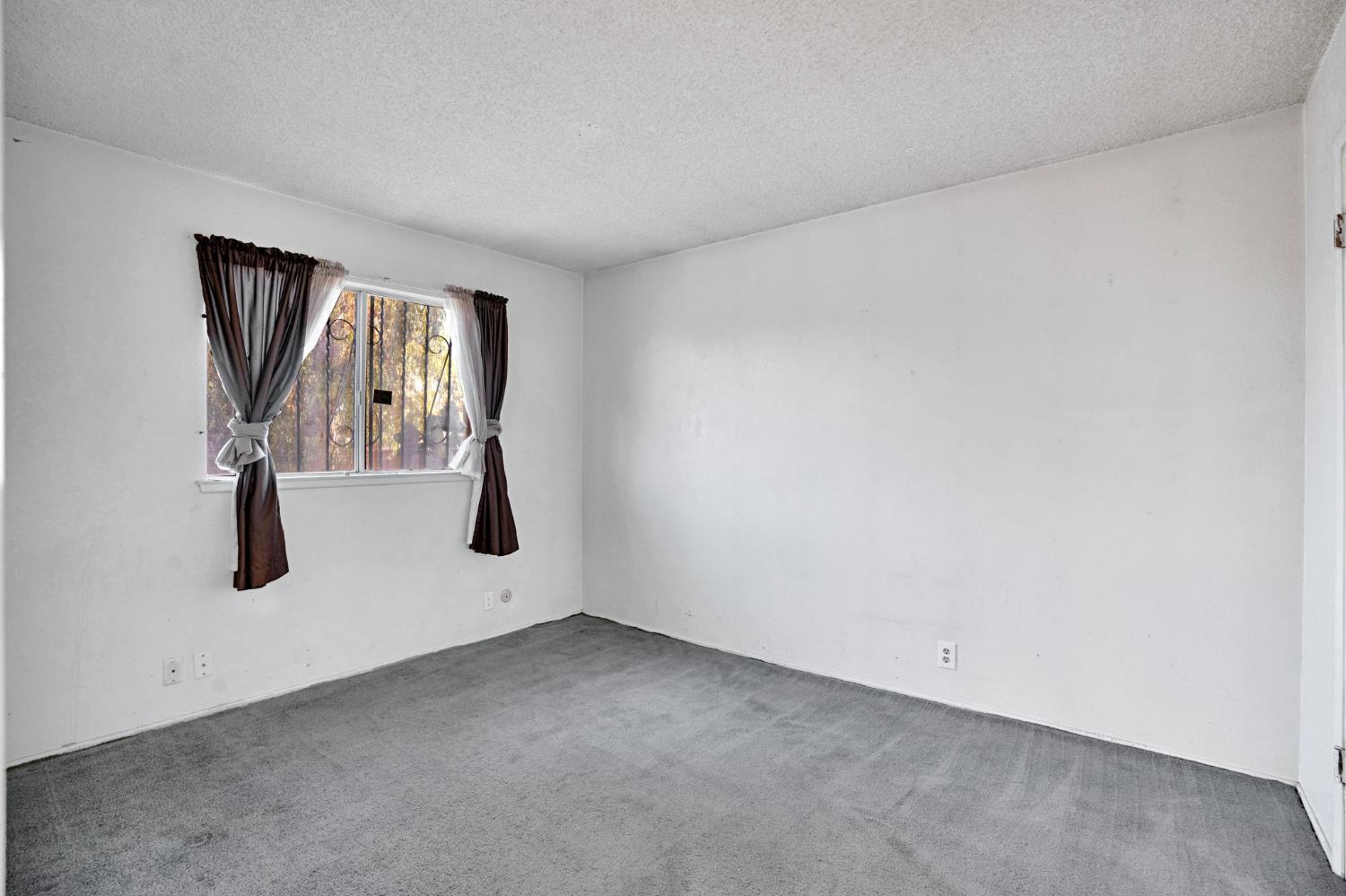 3842 E White Ave, Fresno, CA 93702