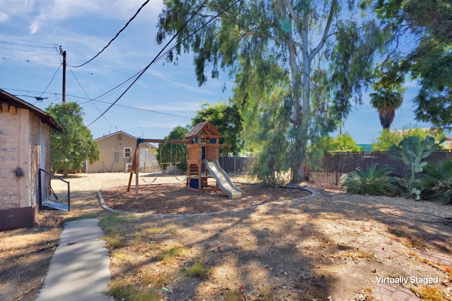 3842 E White Ave, Fresno, CA 93702