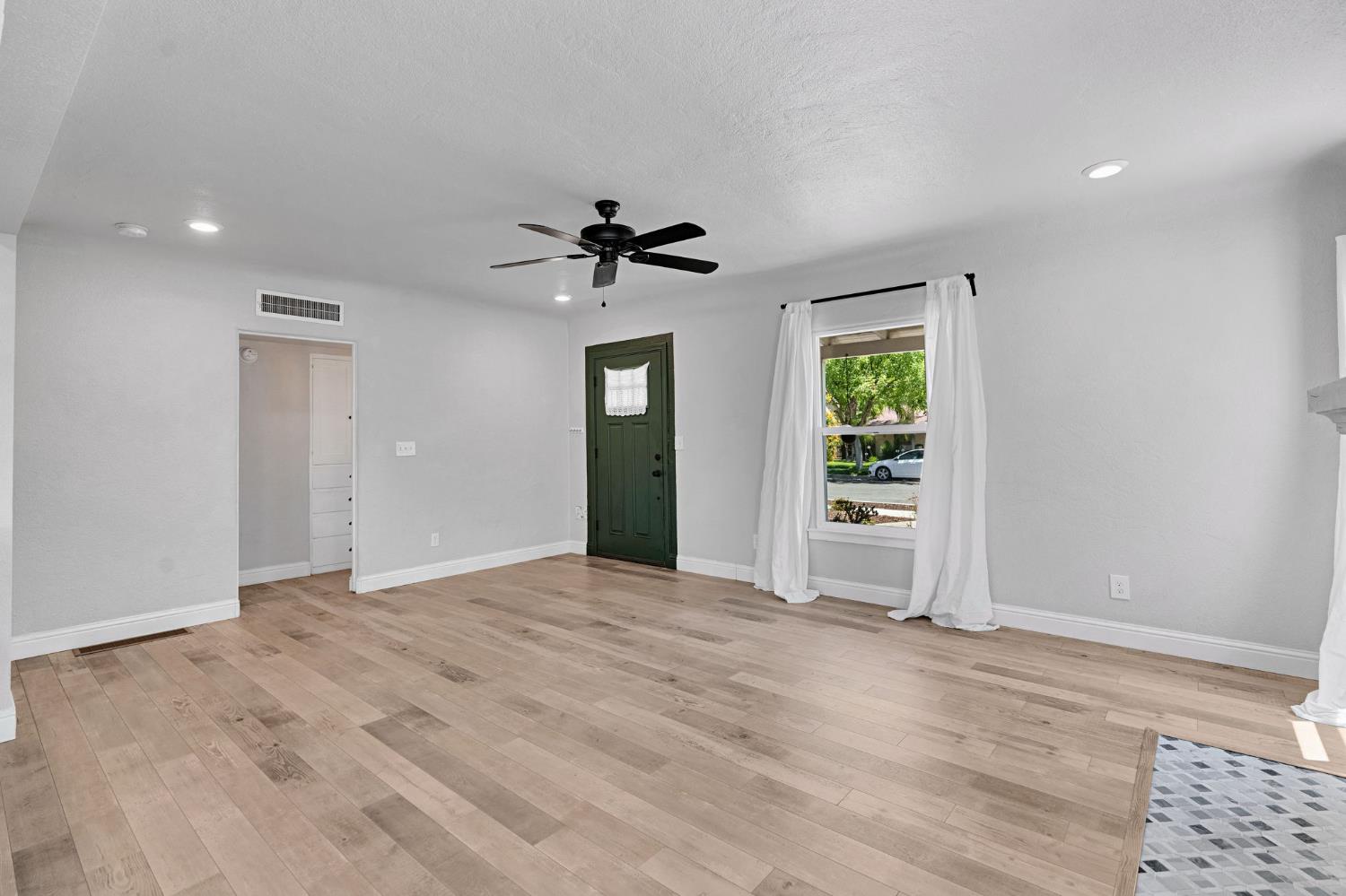 1465 N Harrison Ave, Fresno, CA 93728