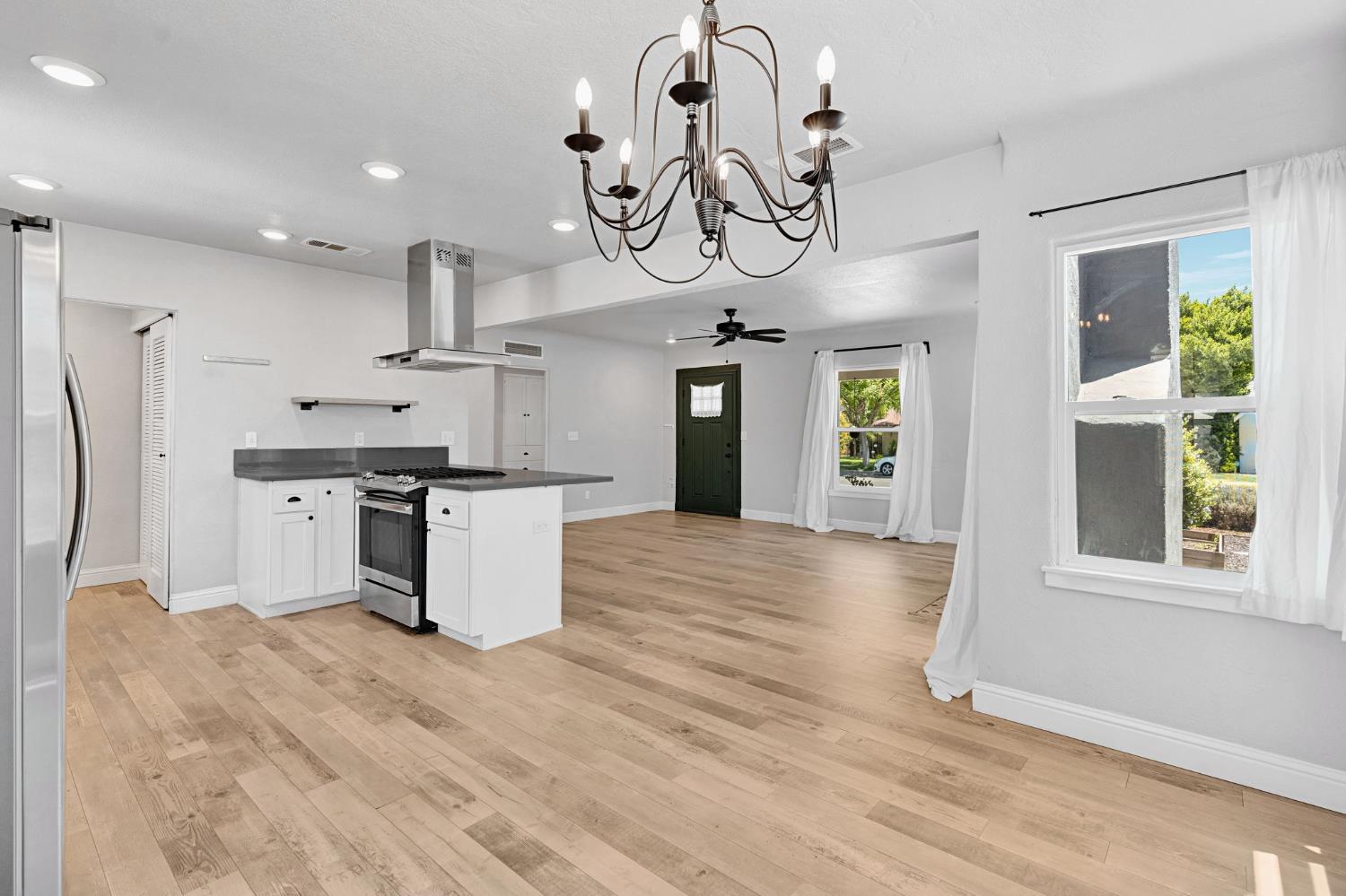 1465 N Harrison Ave, Fresno, CA 93728