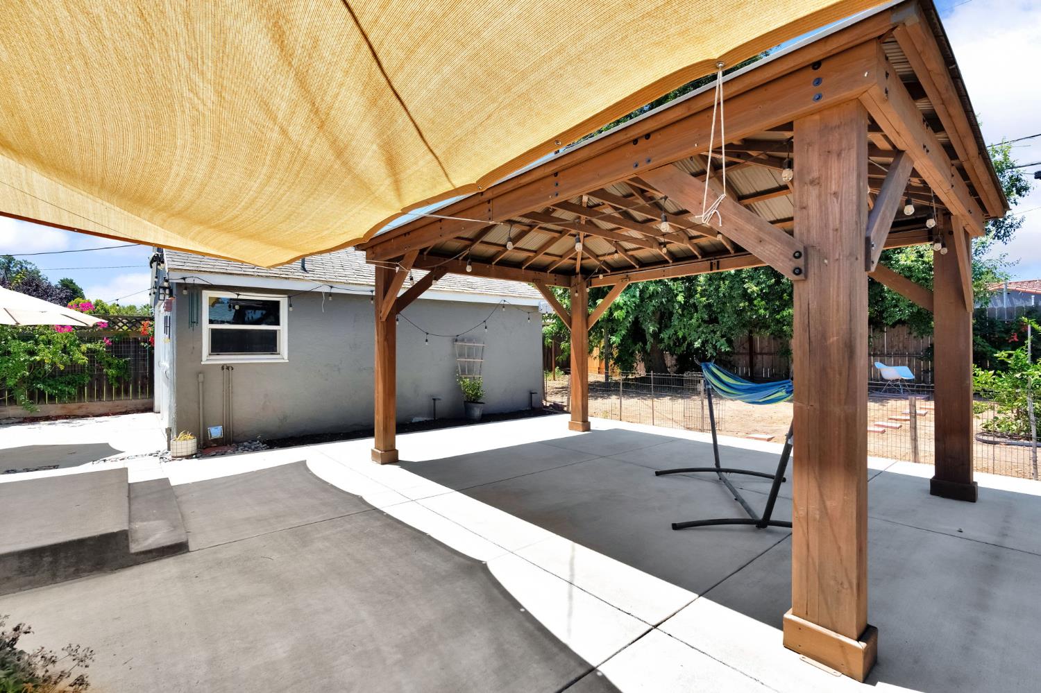 1465 N Harrison Ave, Fresno, CA 93728