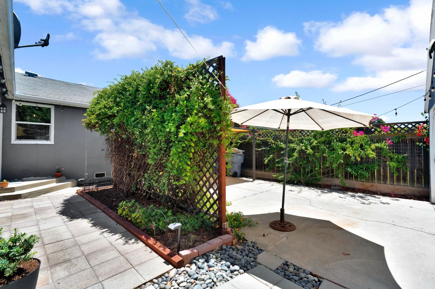 1465 N Harrison Ave, Fresno, CA 93728