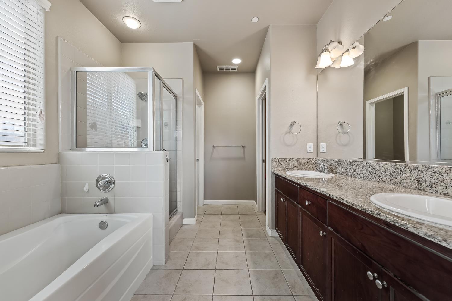 3002 Redington Ave, Clovis, CA 93619