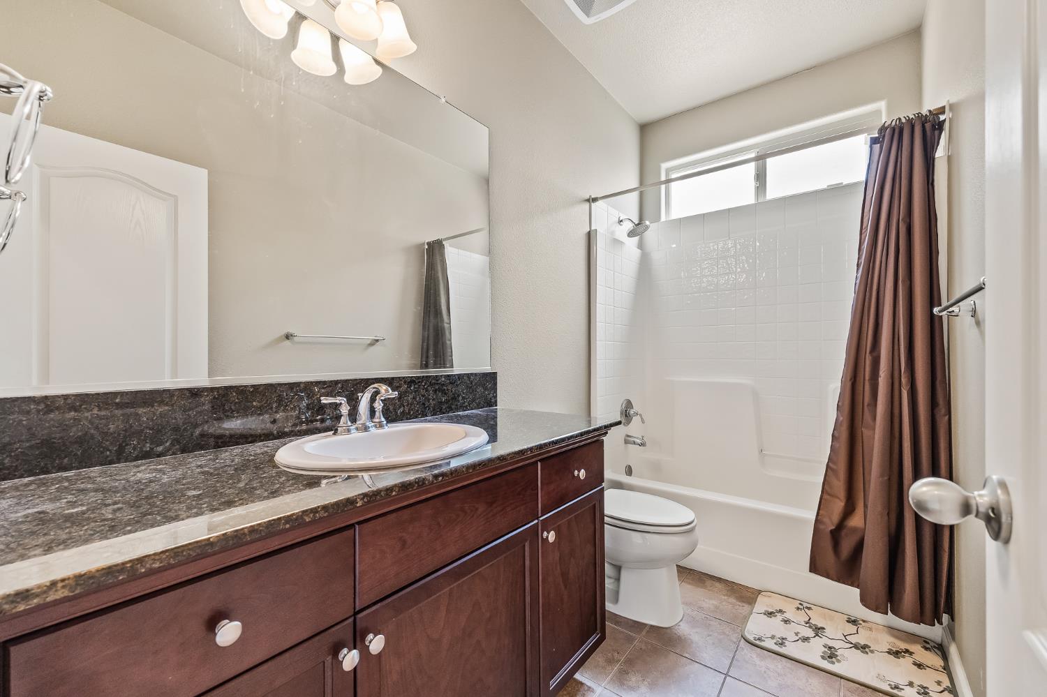 3002 Redington Ave, Clovis, CA 93619