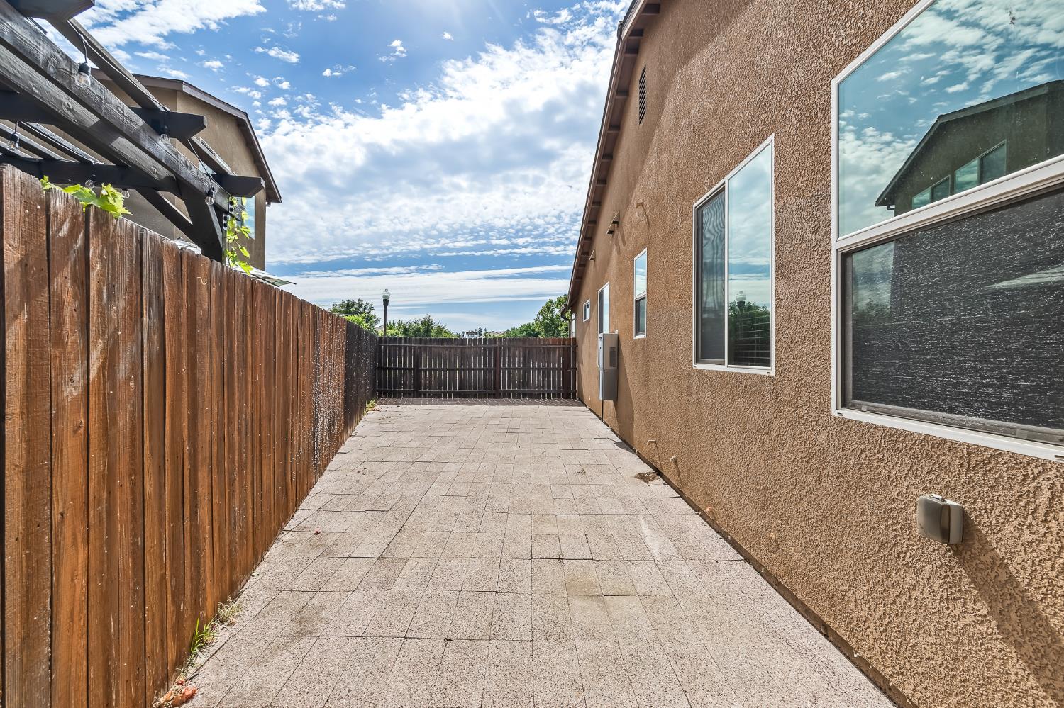 3002 Redington Ave, Clovis, CA 93619
