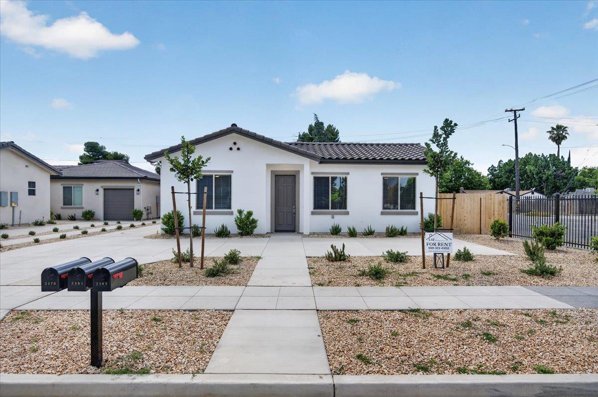 2379 2383 N Arthur, Fresno, CA 93705