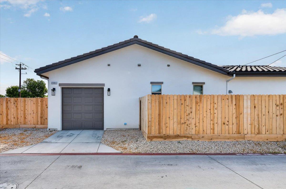 2379 2383 N Arthur, Fresno, CA 93705