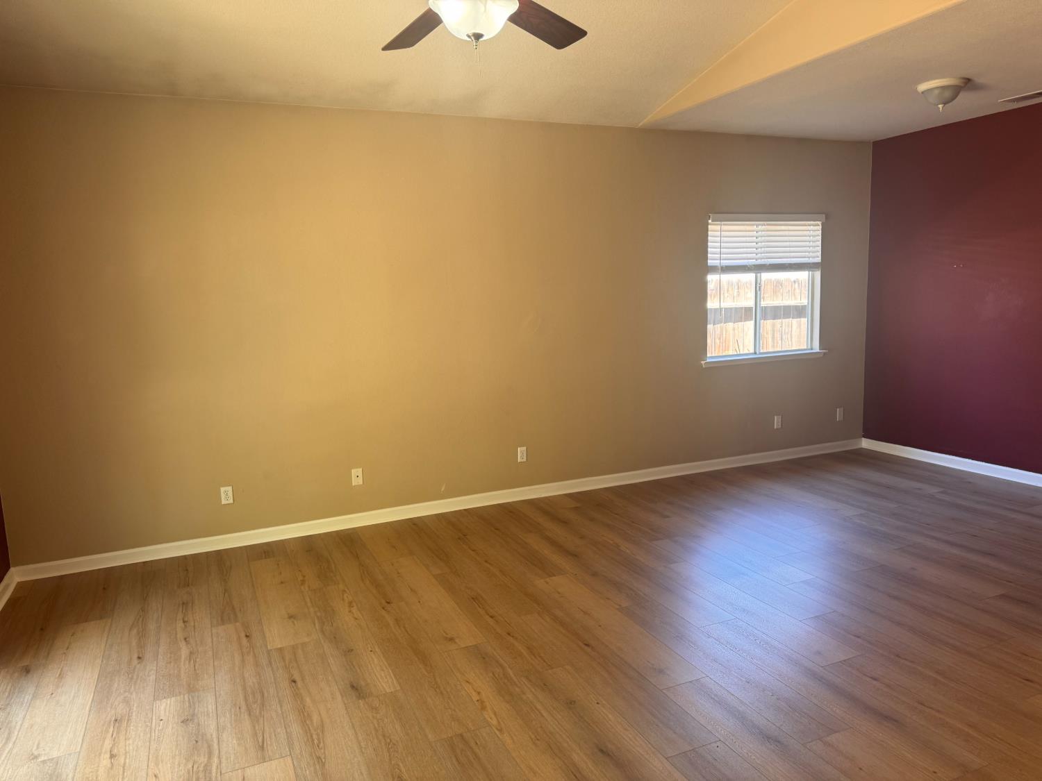2616 E Omaha Ave, Fresno, CA 93720