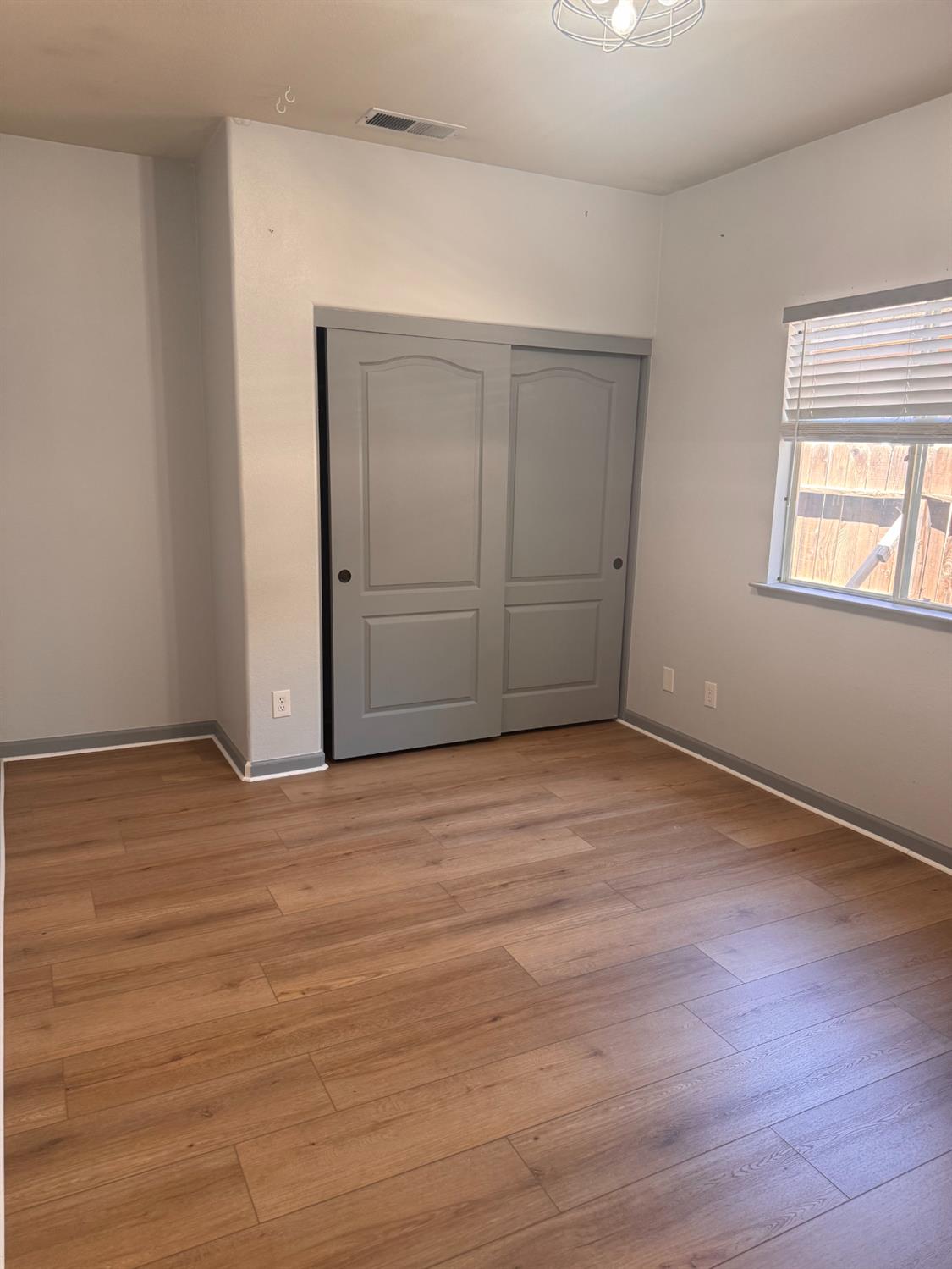 2616 E Omaha Ave, Fresno, CA 93720