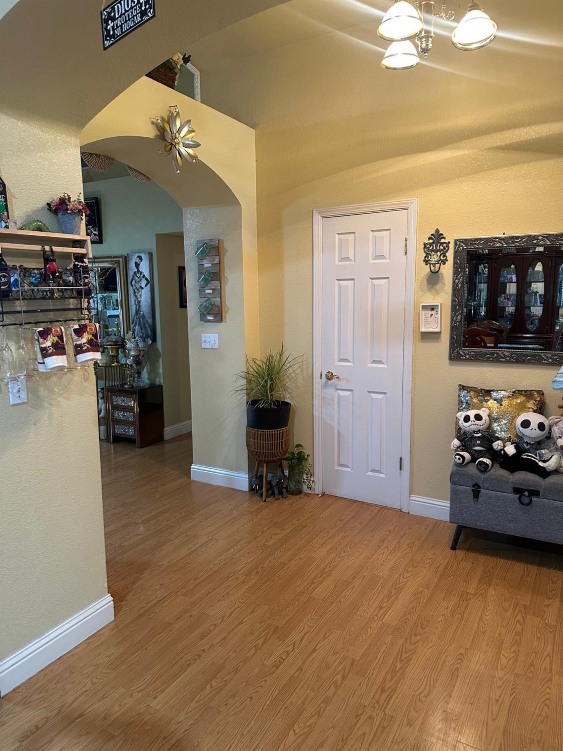 6675 N Lola, Fresno, CA 93722