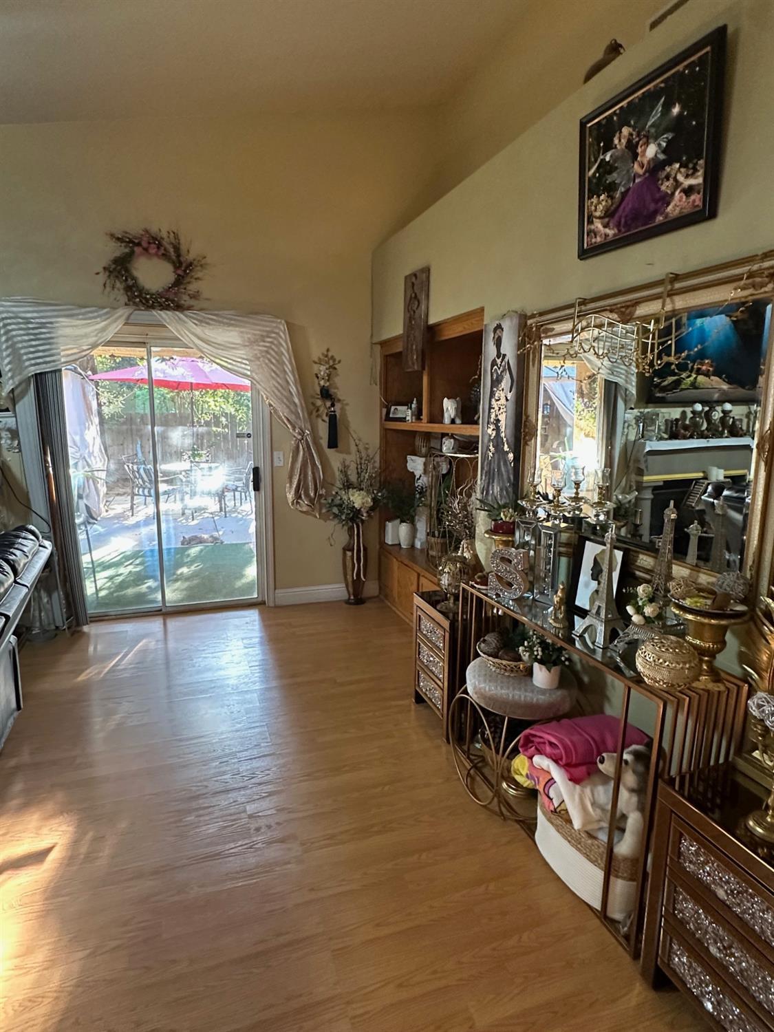 6675 N Lola, Fresno, CA 93722