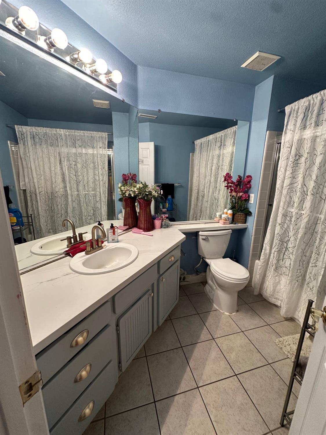 6675 N Lola, Fresno, CA 93722