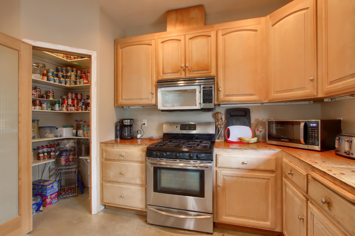 42625 Red Top Mountain Ct, Coarsegold, CA 93614