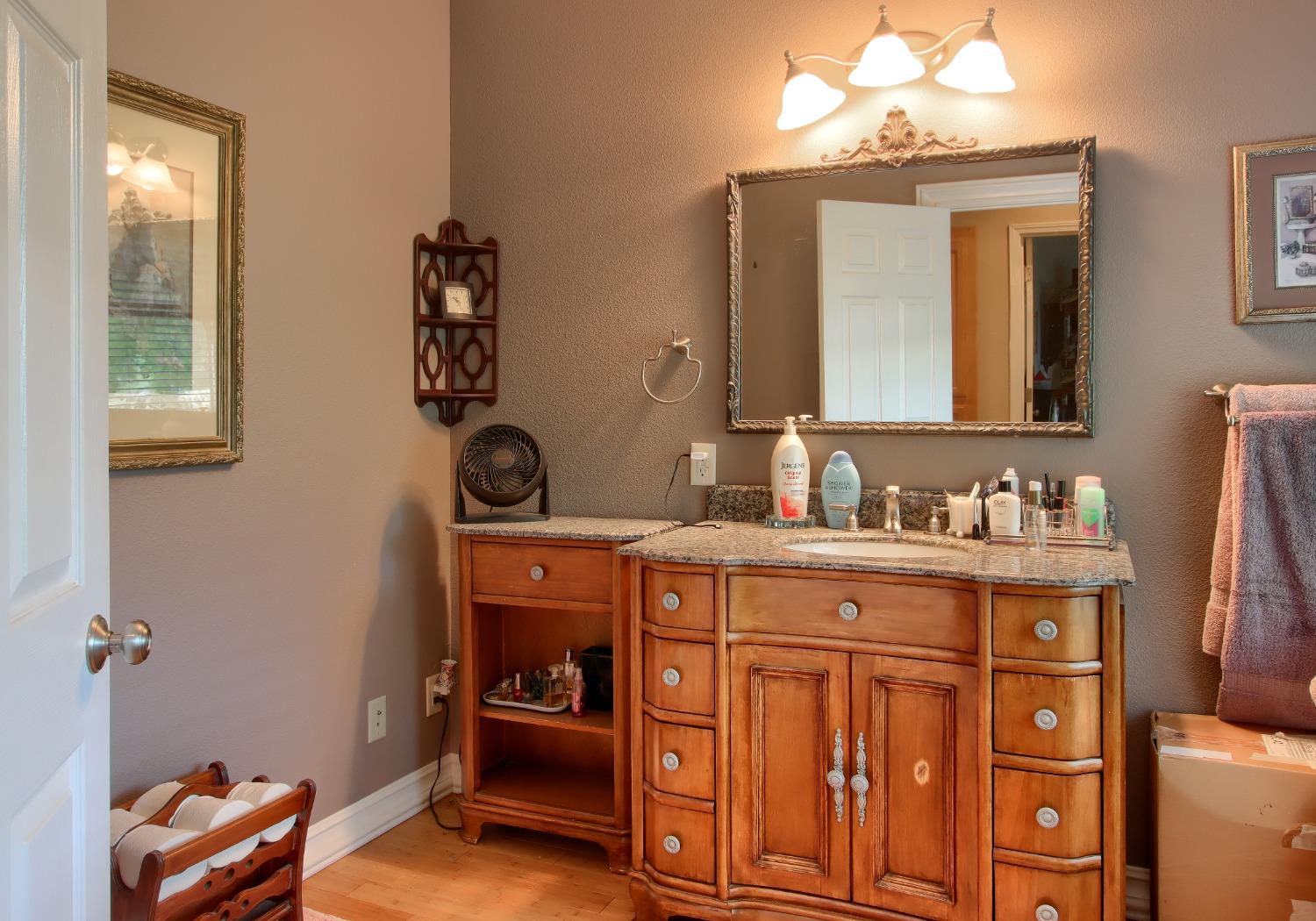 42625 Red Top Mountain Ct, Coarsegold, CA 93614