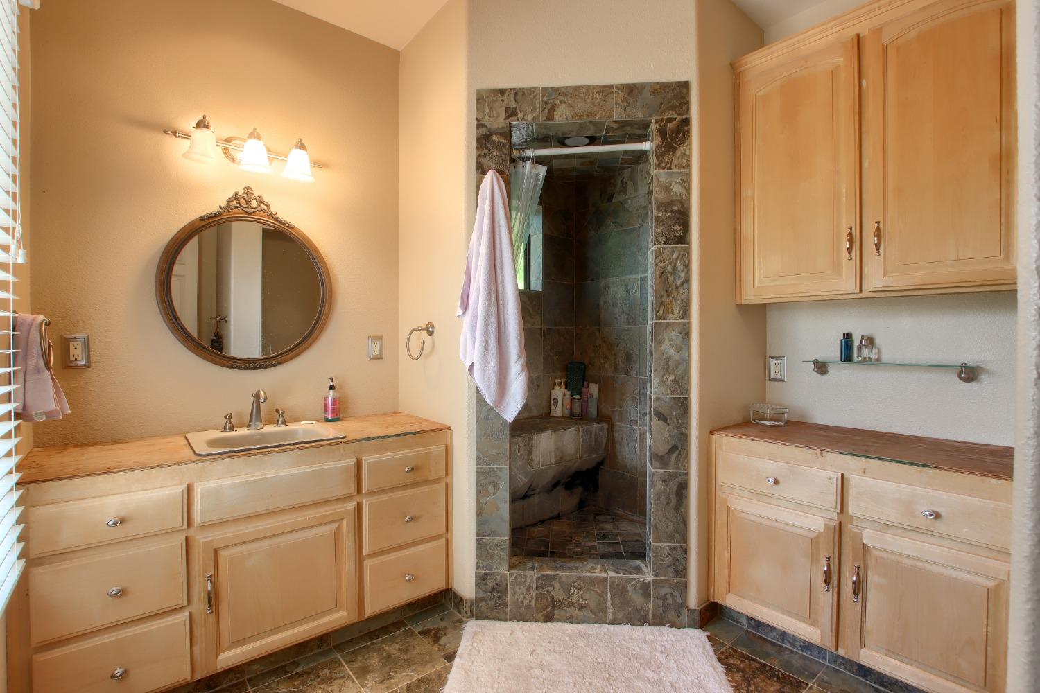 42625 Red Top Mountain Ct, Coarsegold, CA 93614