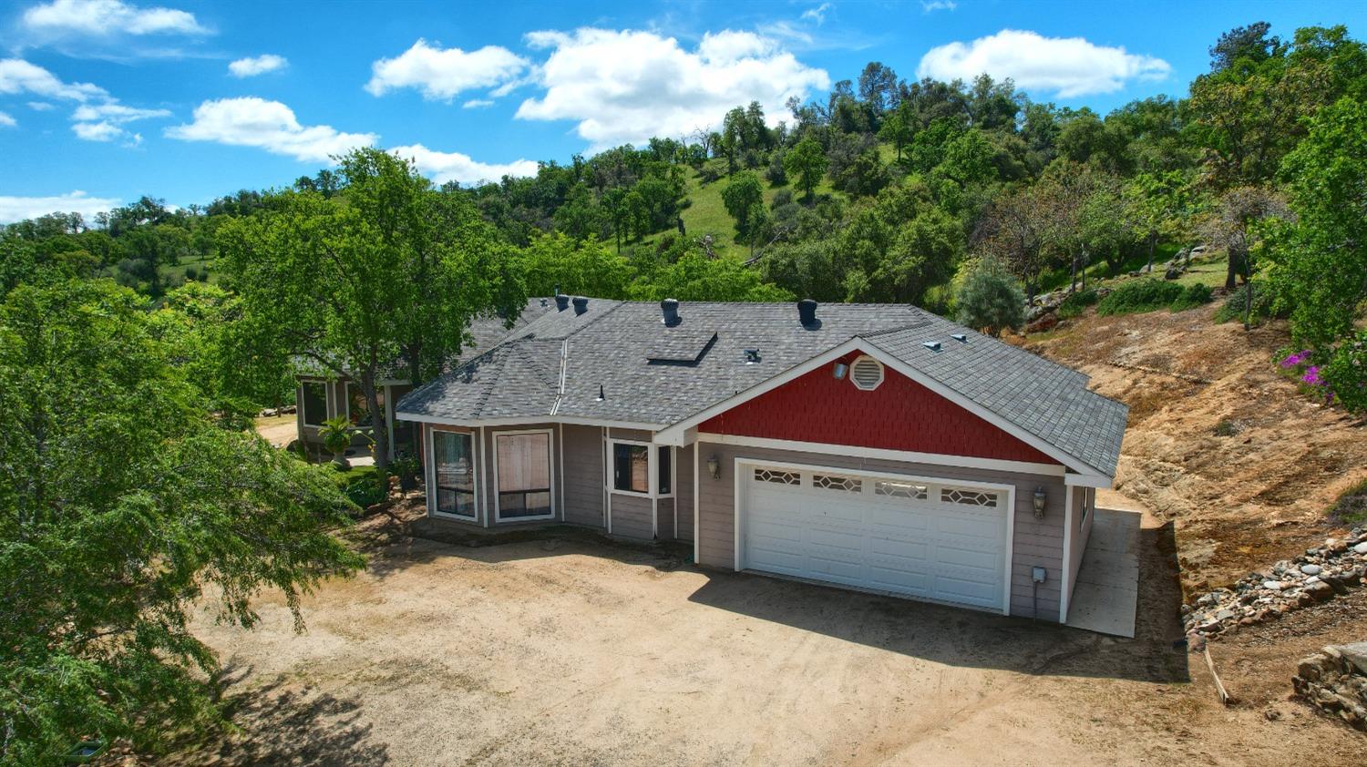 42625 Red Top Mountain Ct, Coarsegold, CA 93614
