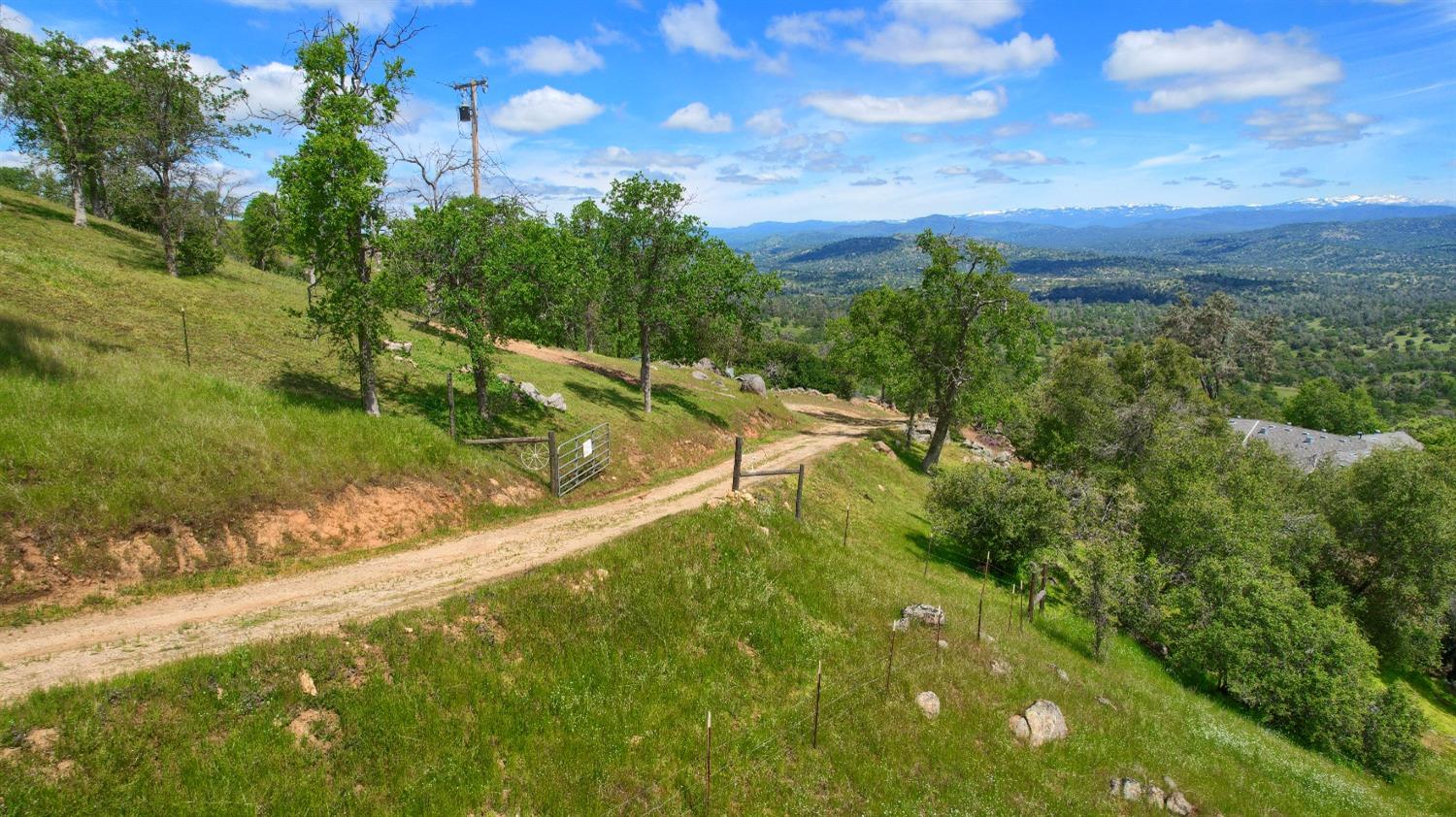 42625 Red Top Mountain Ct, Coarsegold, CA 93614