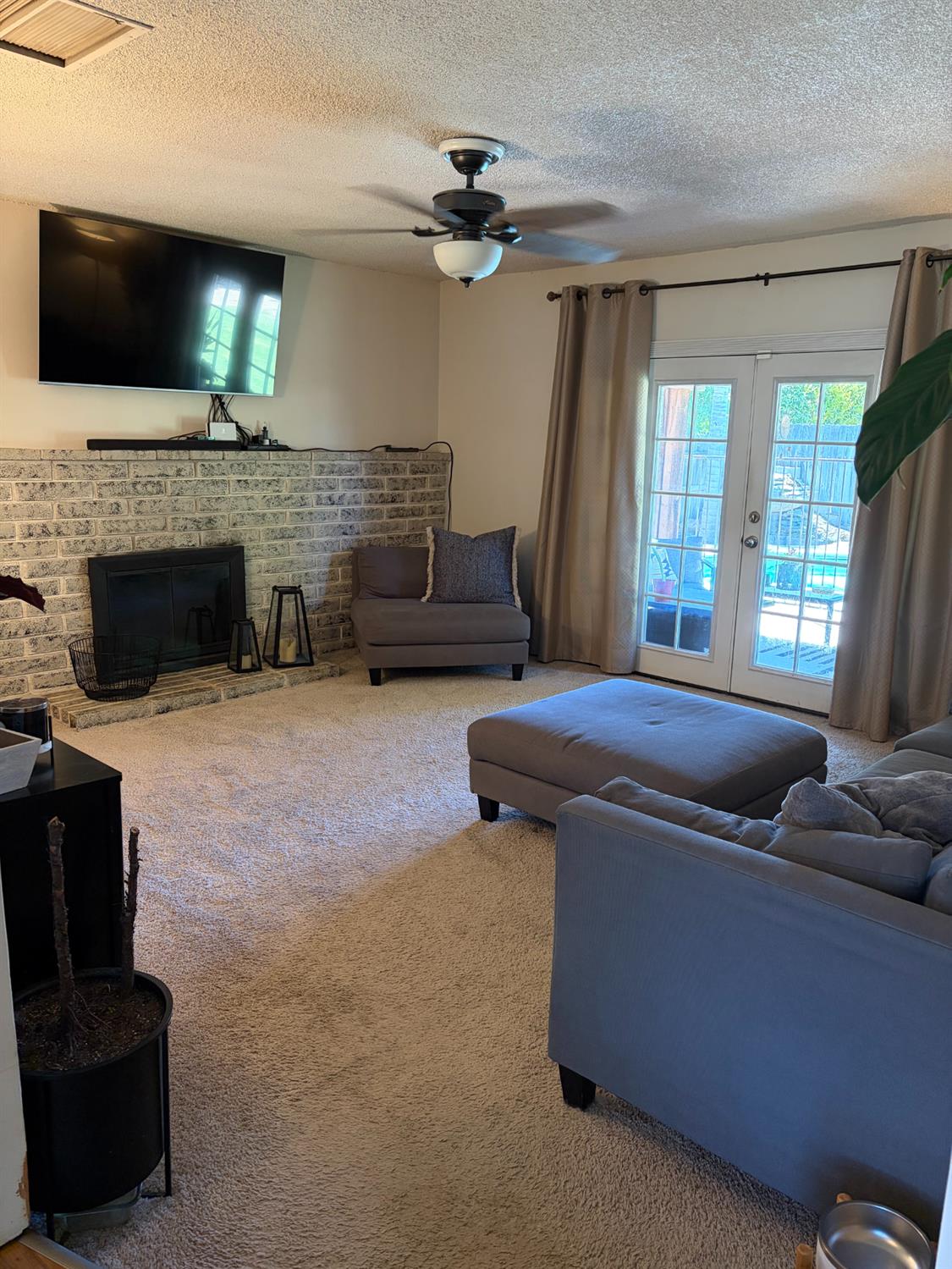 168 W Indianapolis Ave, Clovis, CA 93612