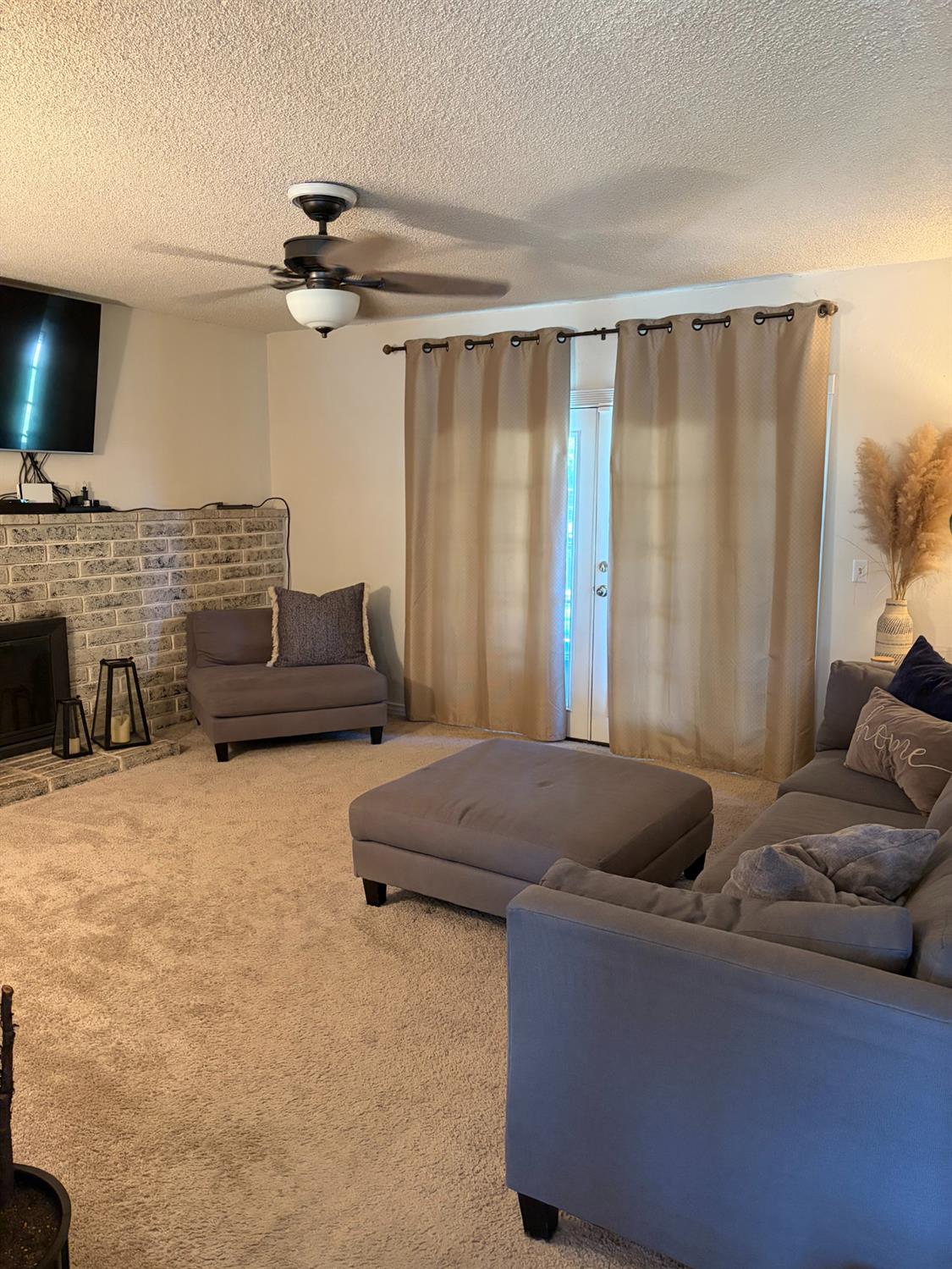 168 W Indianapolis Ave, Clovis, CA 93612