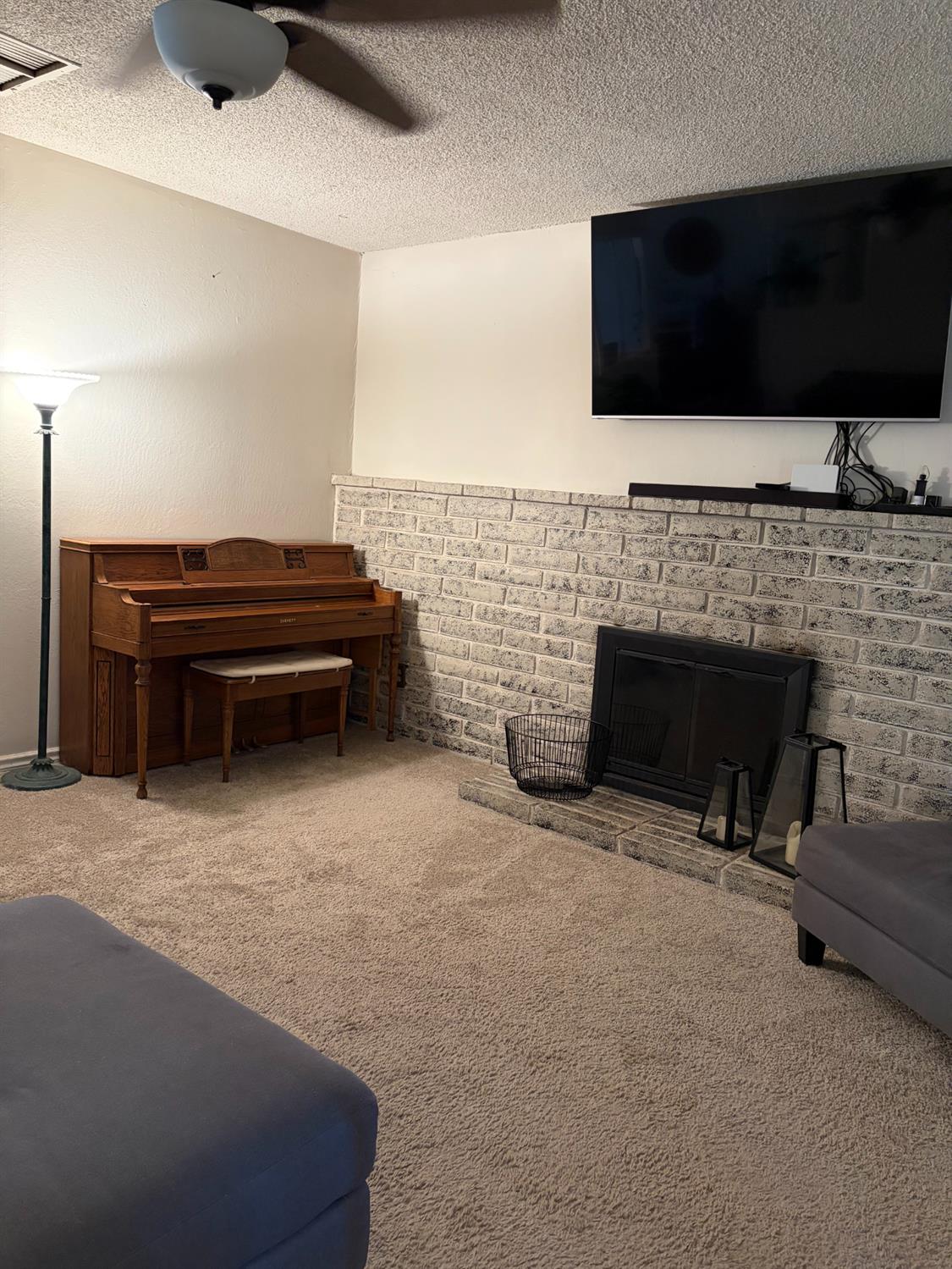 168 W Indianapolis Ave, Clovis, CA 93612