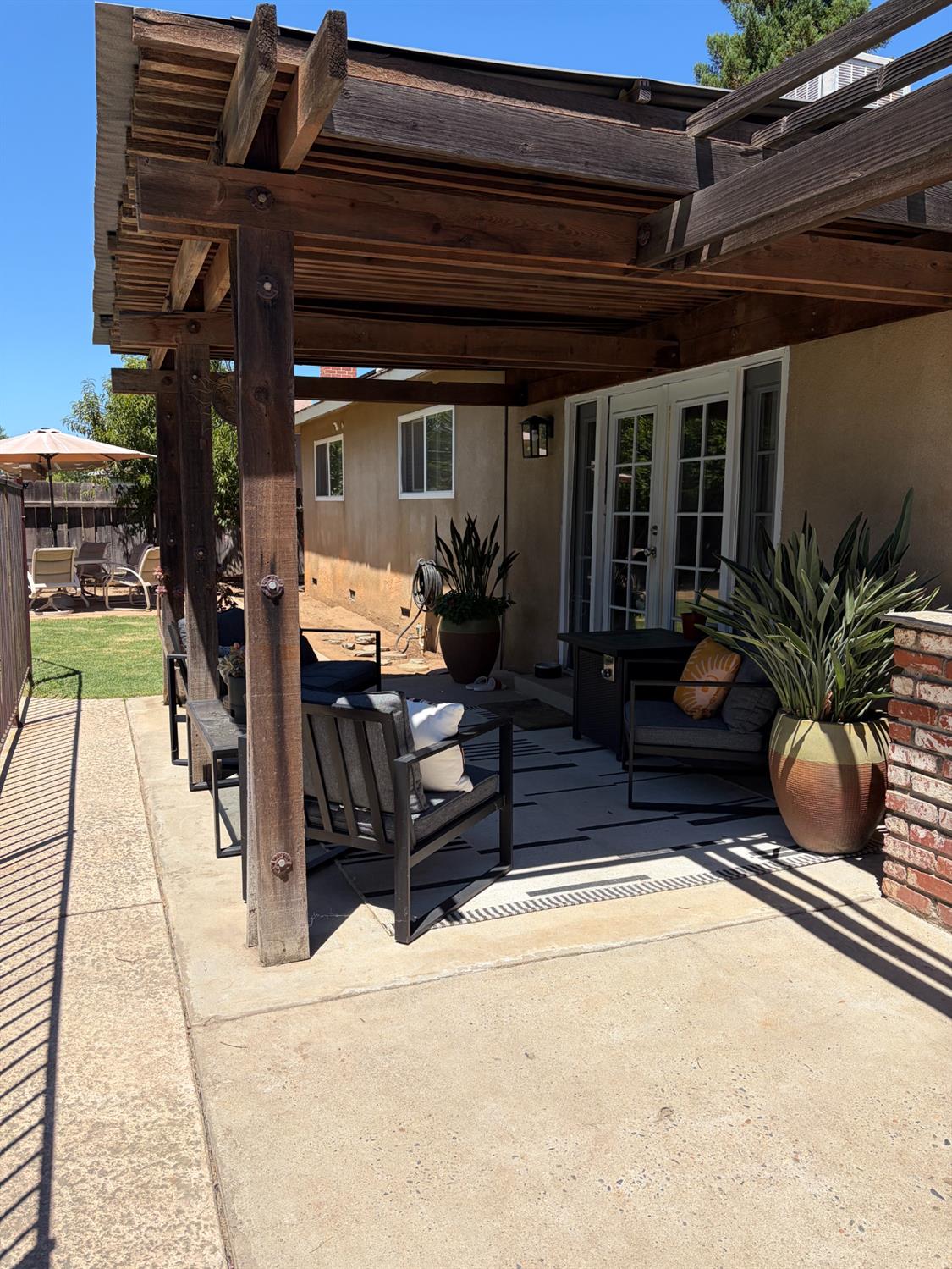168 W Indianapolis Ave, Clovis, CA 93612
