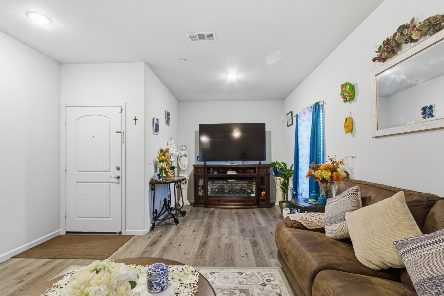 693 Cadiz Ave, Merced, CA 95341