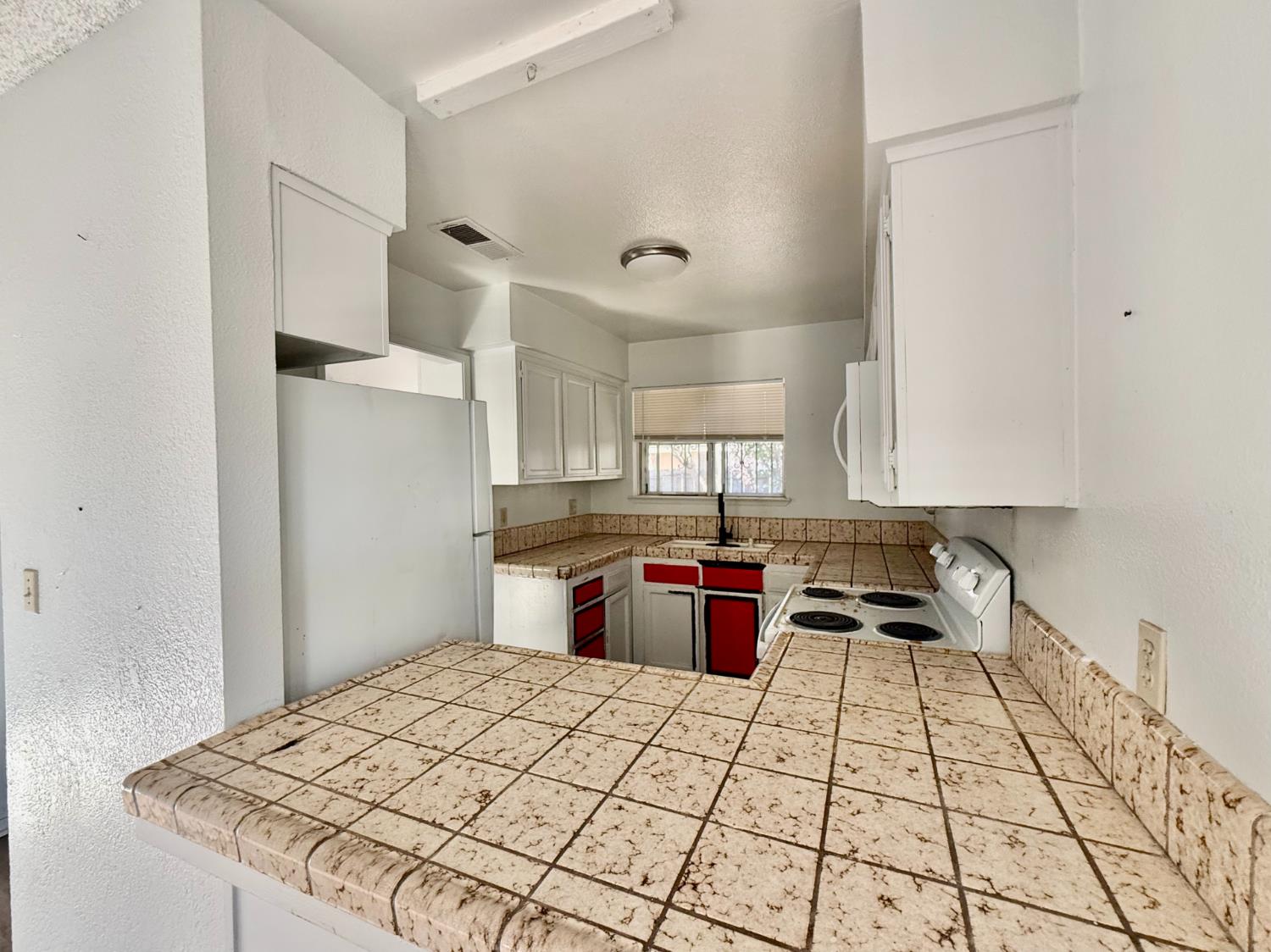 1027 W Dakota Ave #113, Fresno, CA 93705