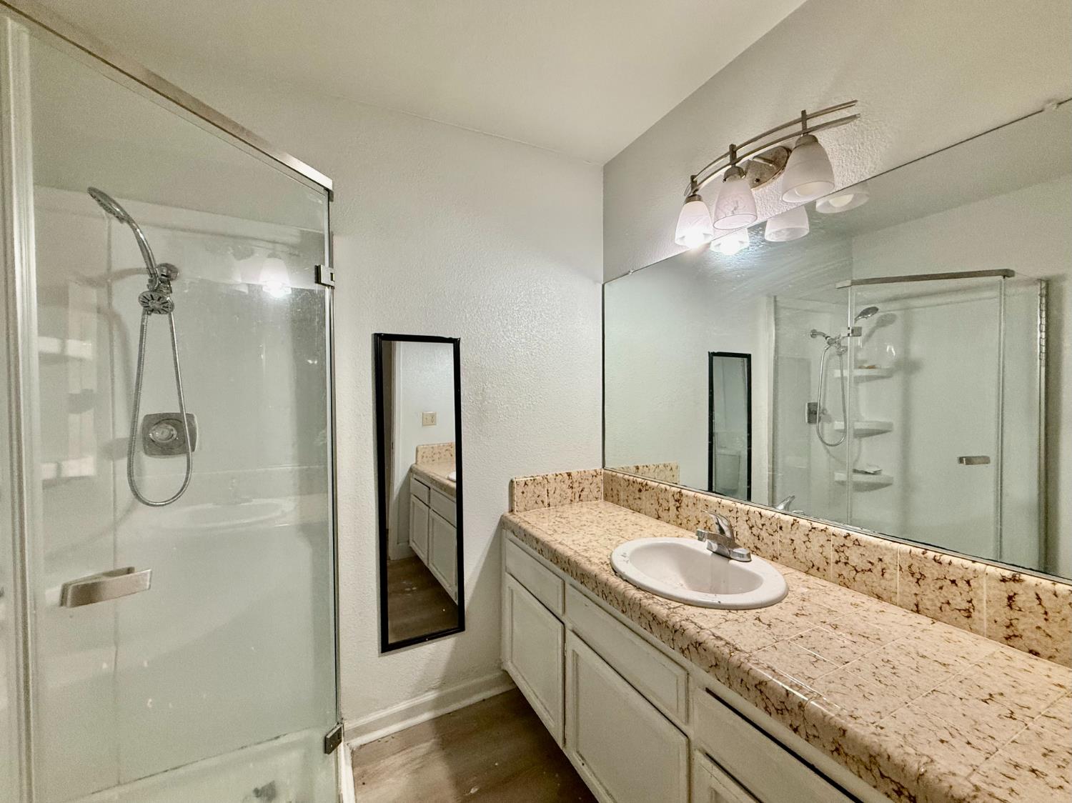 1027 W Dakota Ave #113, Fresno, CA 93705