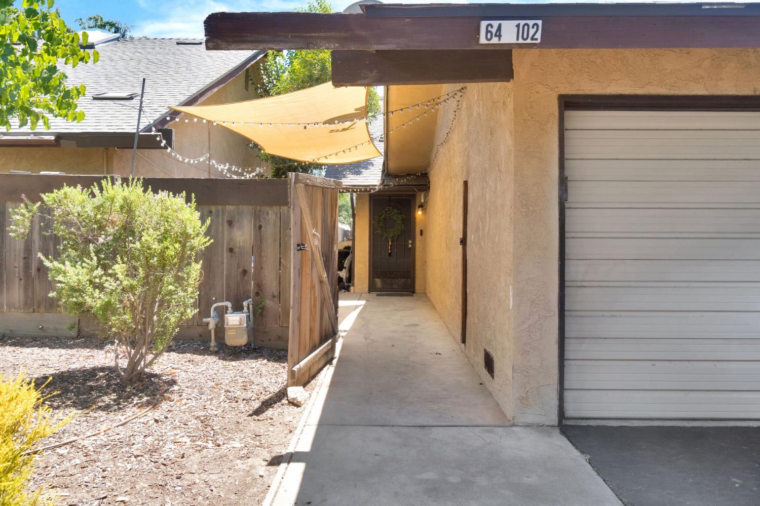 64 W Sierra Ave #102, Fresno, CA 93704