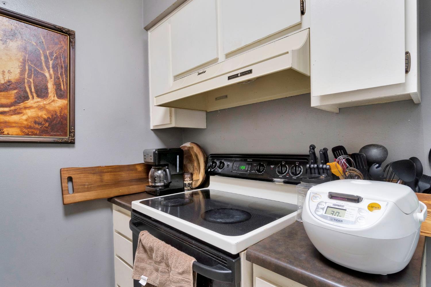 64 W Sierra Ave #102, Fresno, CA 93704