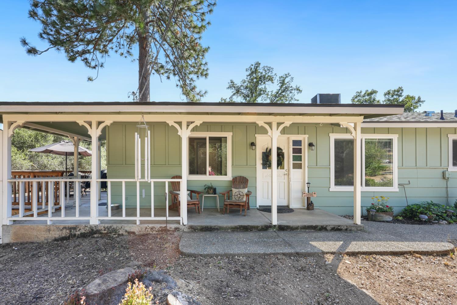 38696 Sierra Lakes Dr, Oakhurst, CA 93644
