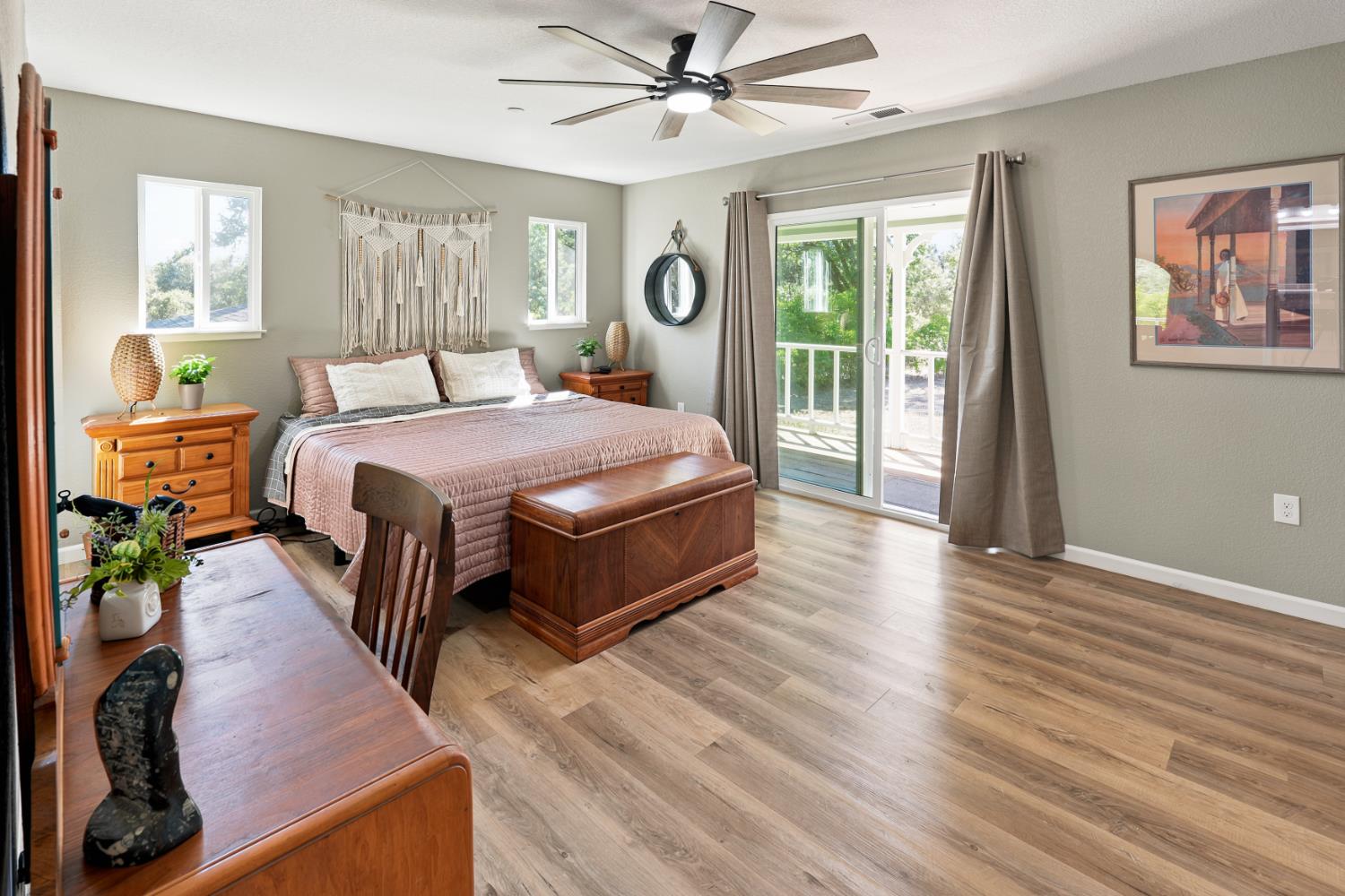 38696 Sierra Lakes Dr, Oakhurst, CA 93644