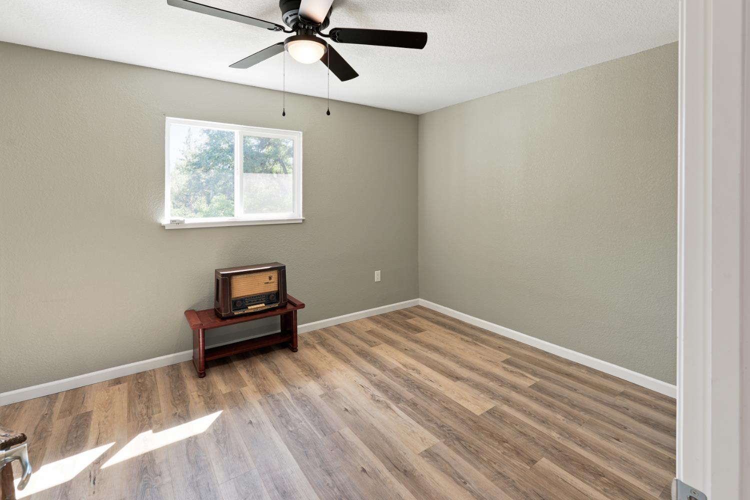 38696 Sierra Lakes Dr, Oakhurst, CA 93644