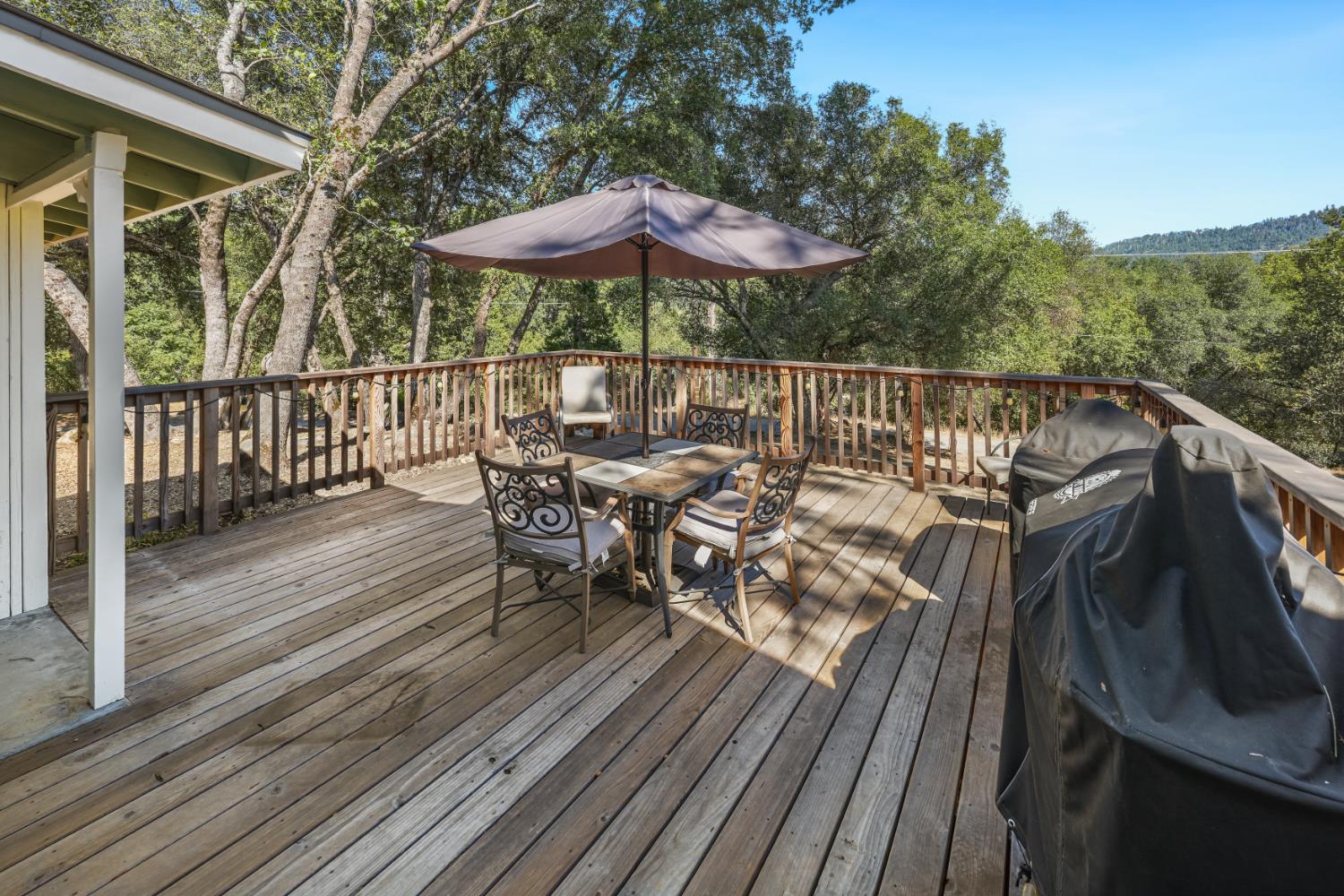 38696 Sierra Lakes Dr, Oakhurst, CA 93644