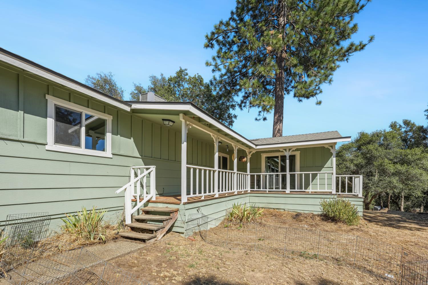 38696 Sierra Lakes Dr, Oakhurst, CA 93644