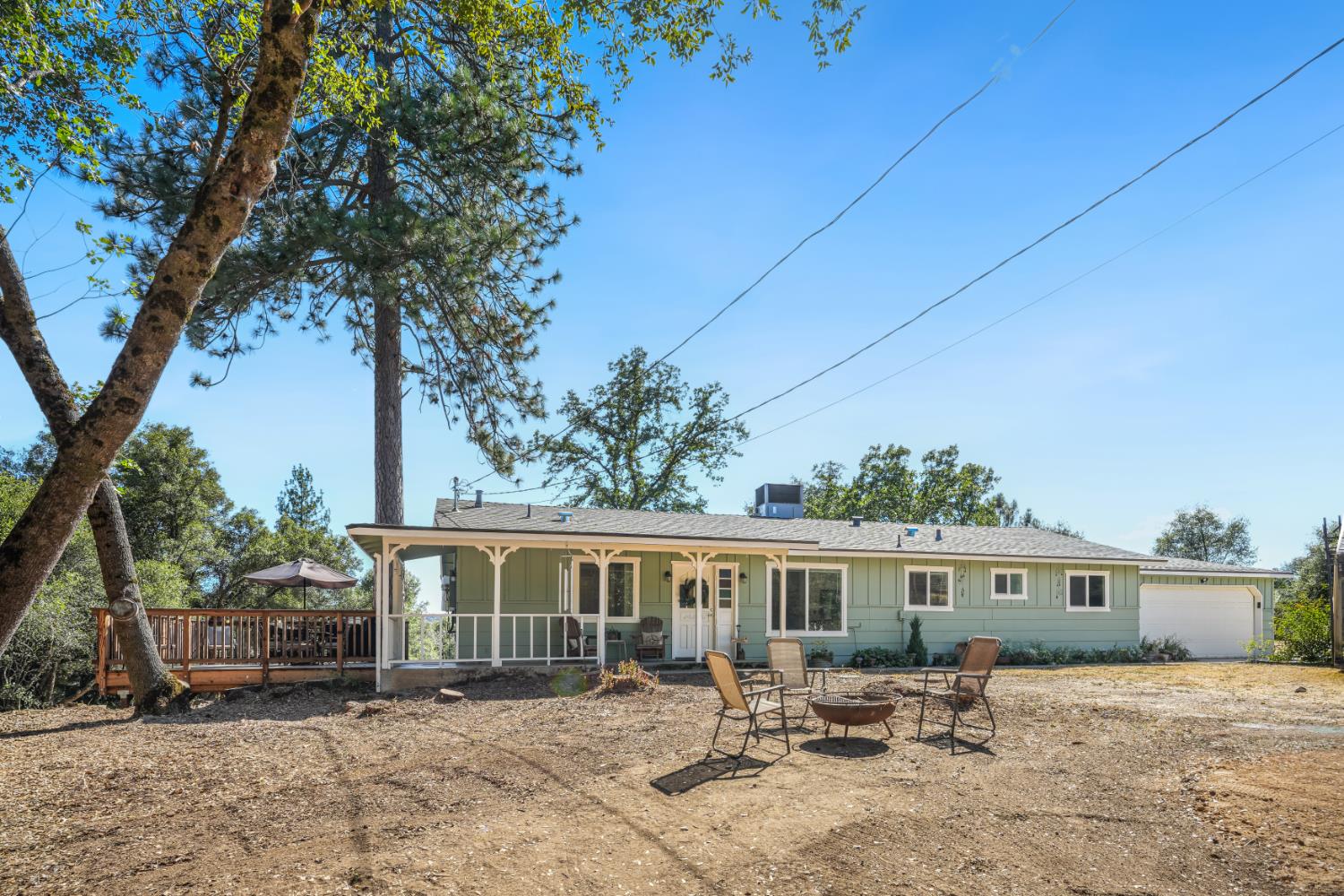 38696 Sierra Lakes Dr, Oakhurst, CA 93644
