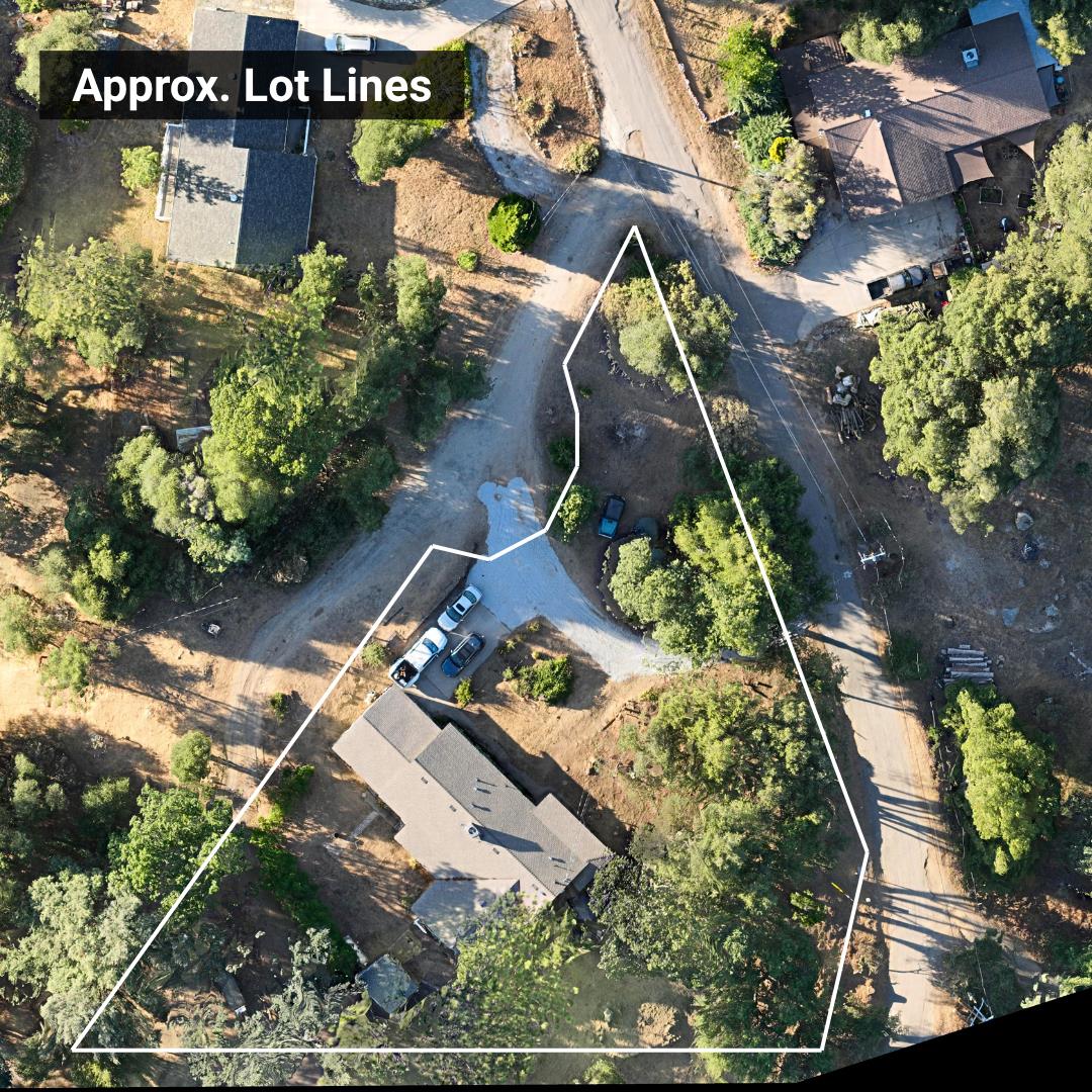 38696 Sierra Lakes Dr, Oakhurst, CA 93644